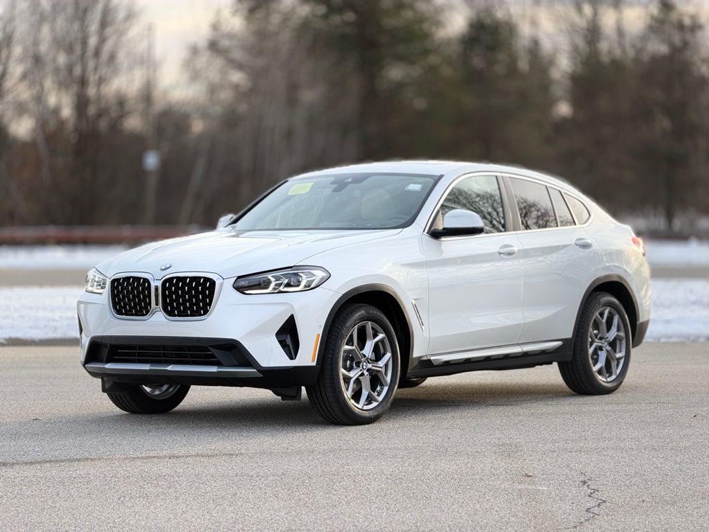 2025 BMW X4 30i's photo