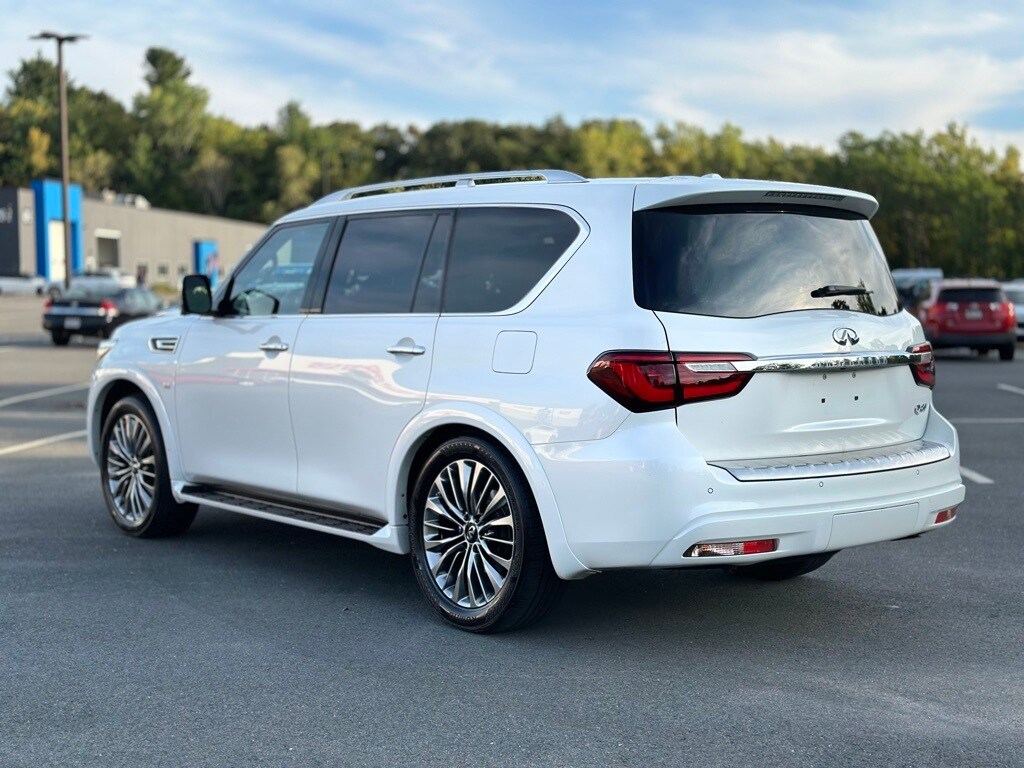 2019 Infiniti QX80 Luxe photo 4