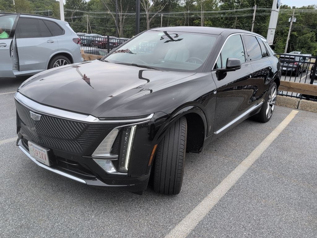 Used 2024 Cadillac LYRIQ Luxury SUV