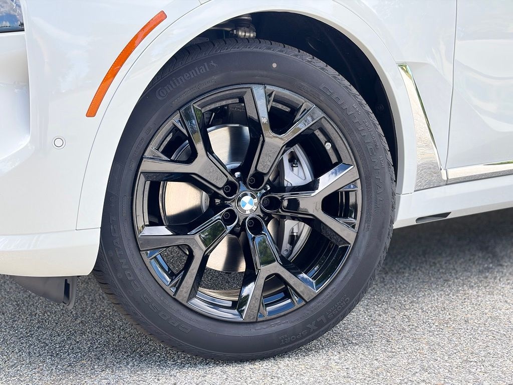 New 2027 BMW X7 xDrive40i SUV