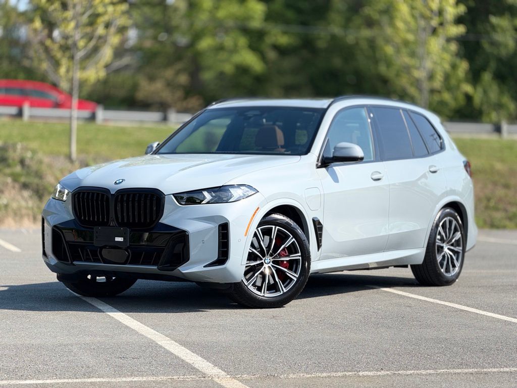 2026 BMW X5 xDrive50e's photo