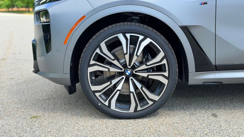 New 2027 BMW X7 M60i SUV