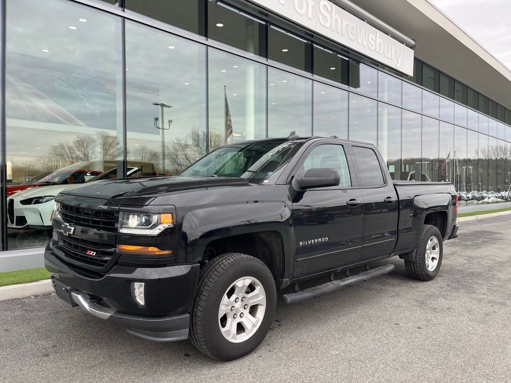 Used 2018 Chevrolet Silverado 1500 LT w/2LT Truck