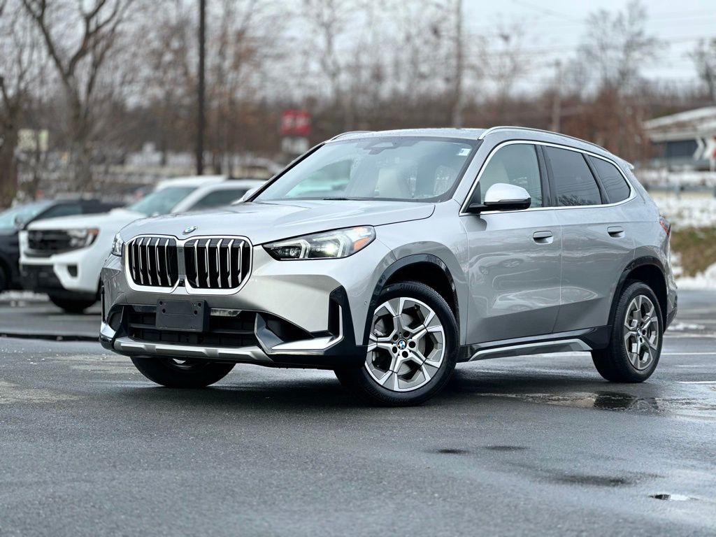 2023 BMW X1 28i's photo