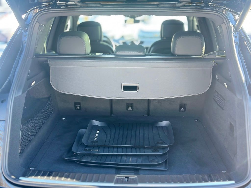 Used 2022 Porsche Cayenne Platinum Edition SUV