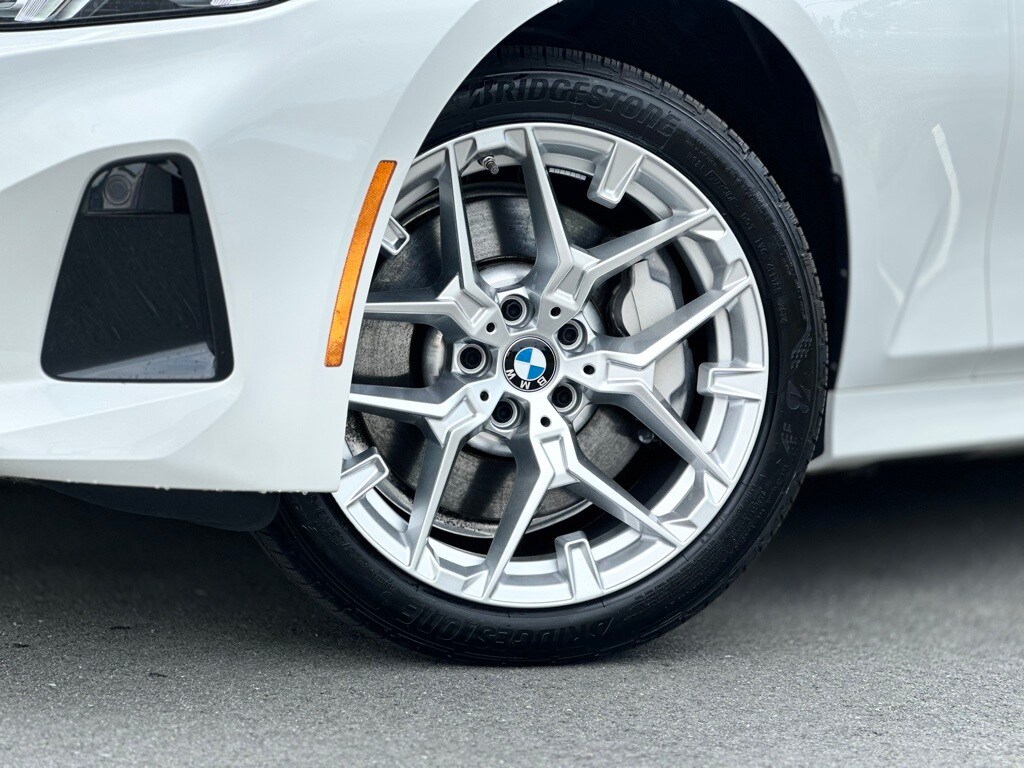 2025 Bmw 330i xDrive photo 2