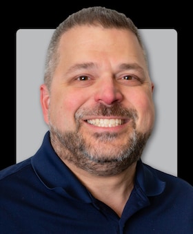 Staff member Peter Neslusan from 39e792b82bbc