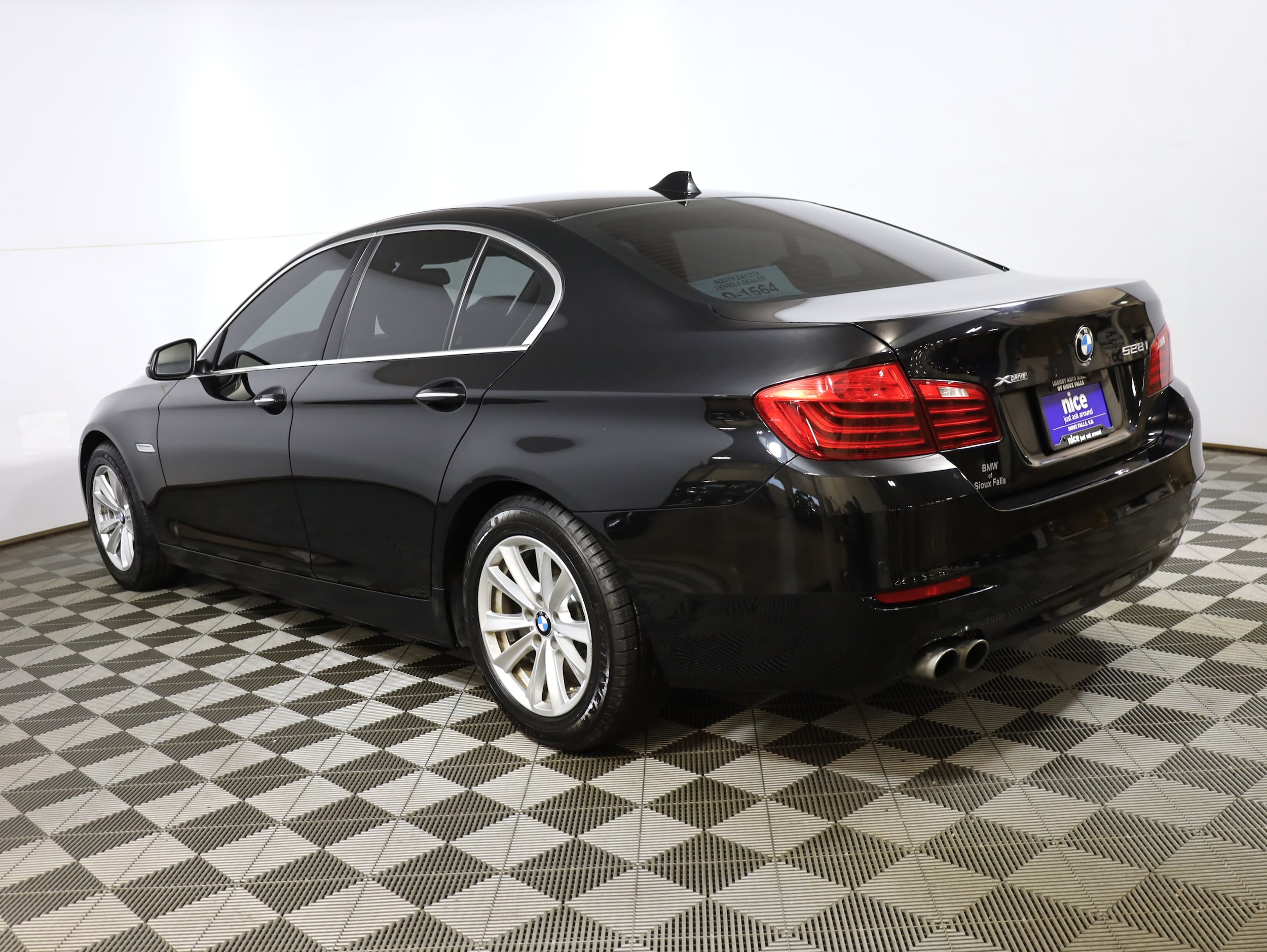 Used 2015 BMW 5 Series 528i with VIN WBA5A7C52FD623766 for sale in Sioux Falls, SD