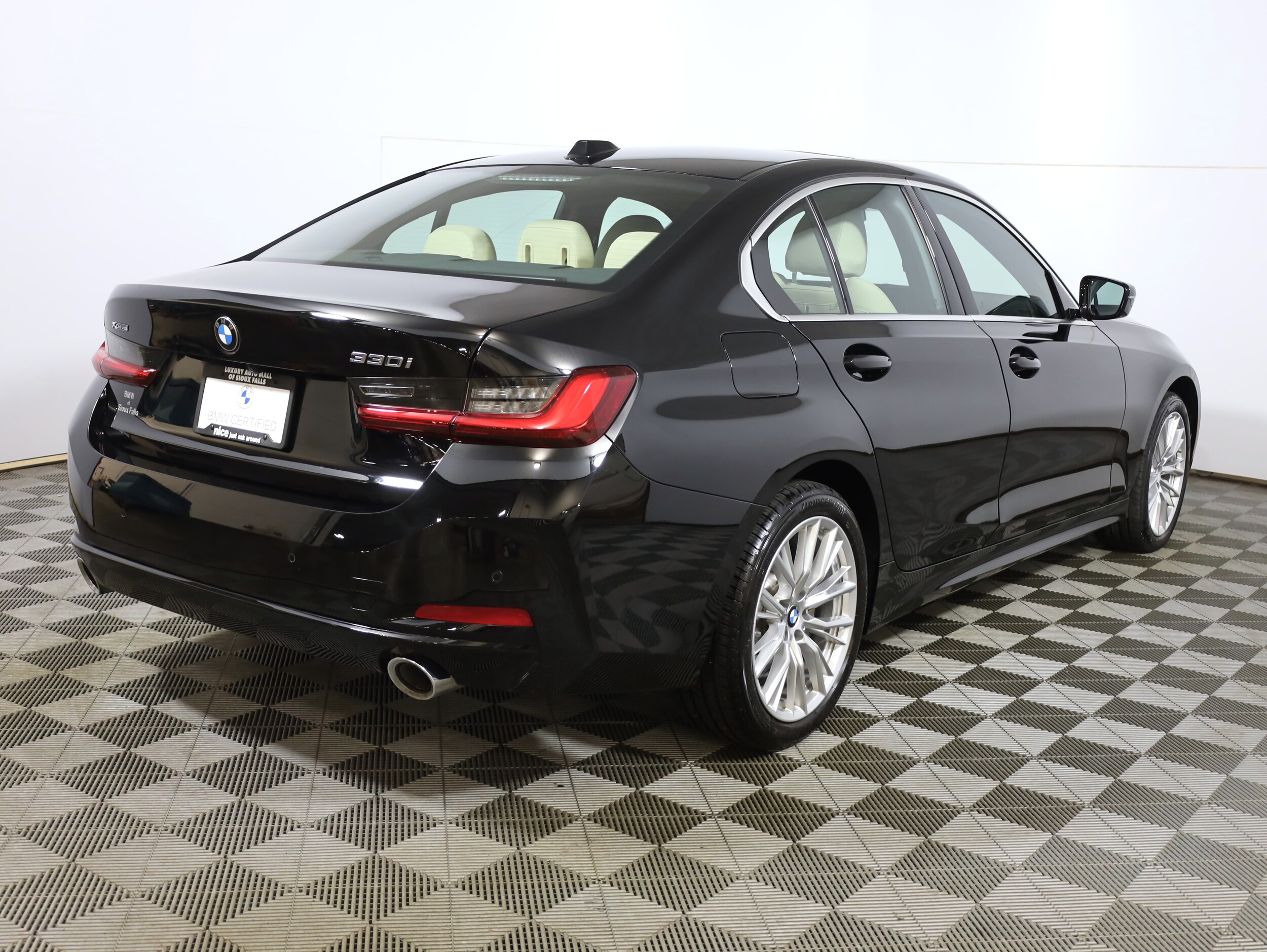2024 Bmw 330i xDrive photo 3