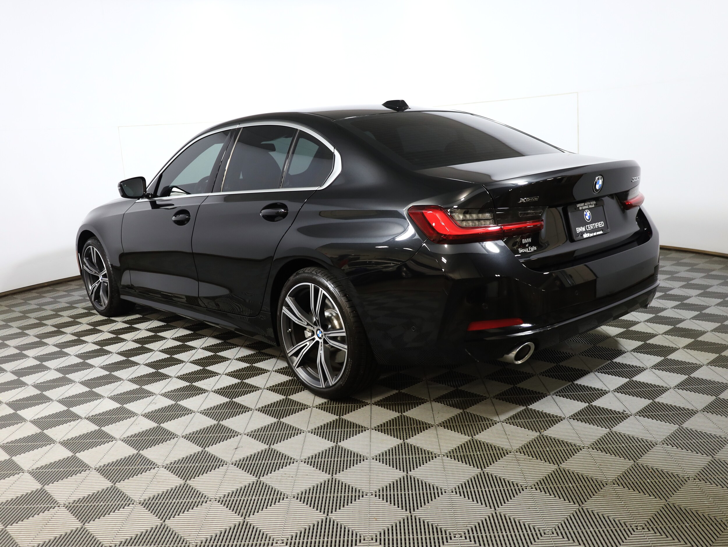 2024 Bmw 330i xDrive photo 2