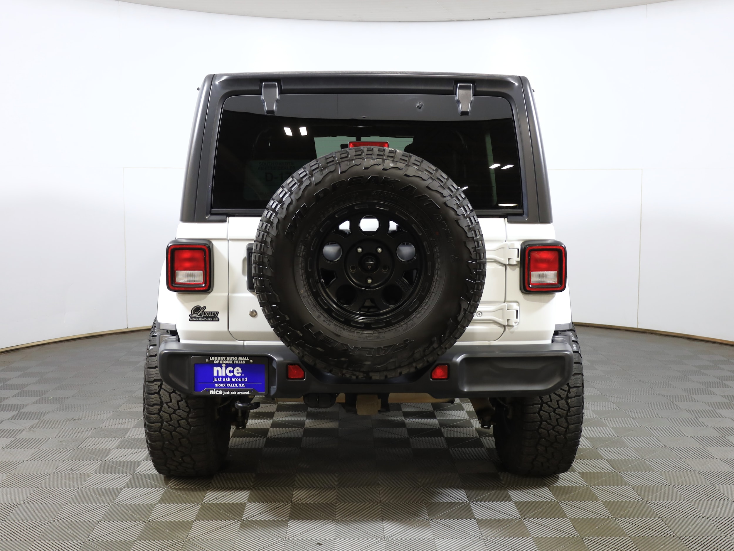 2018 Jeep Wrangler Unlimited Sahara photo 3