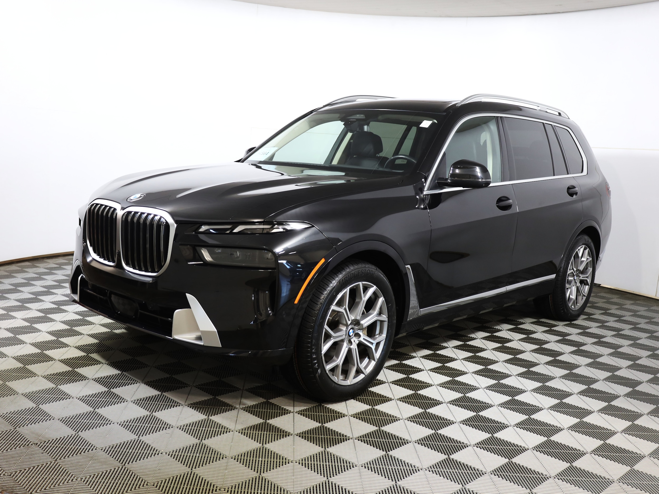 2023 BMW X7 SUV 