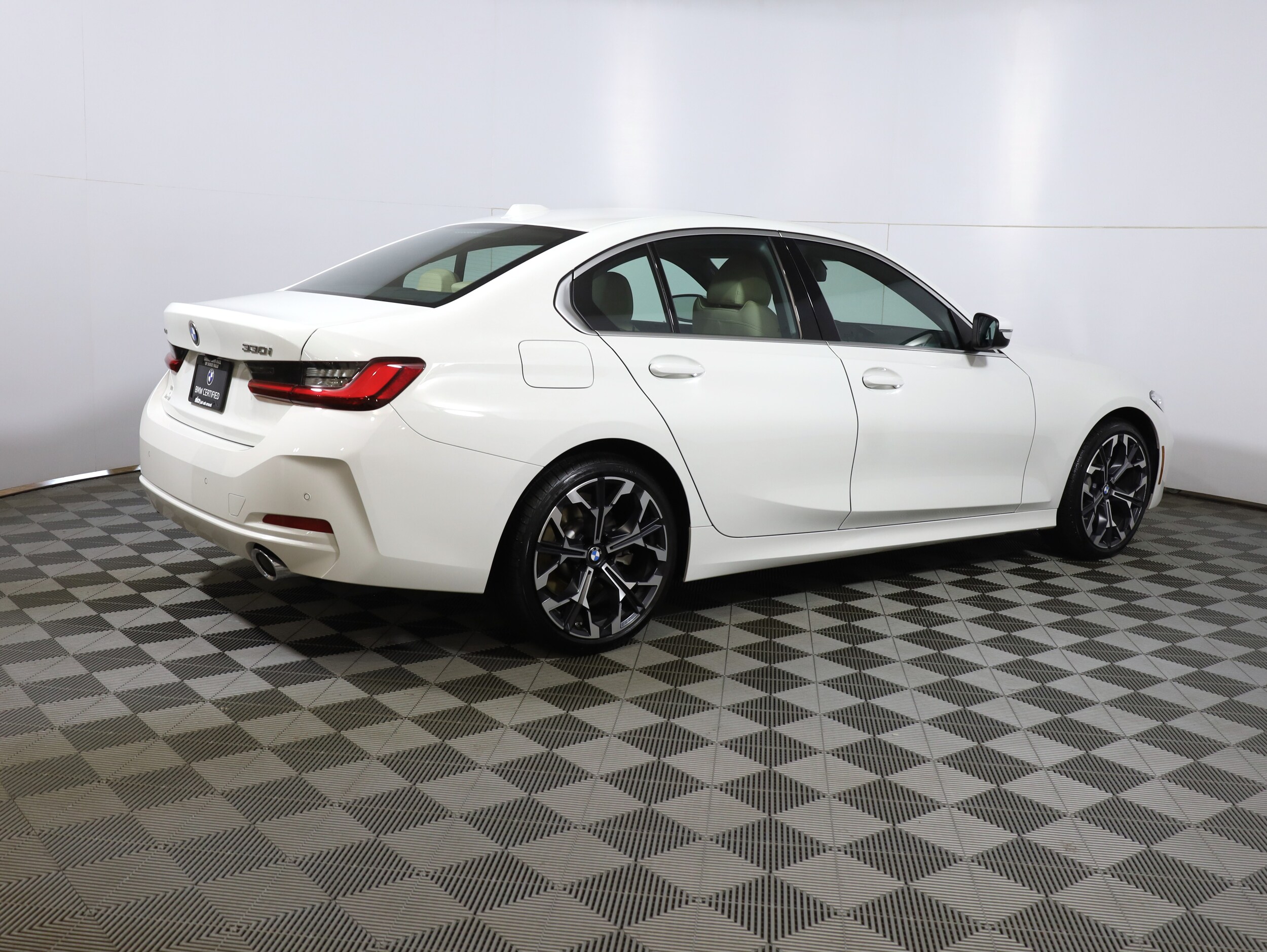 2025 Bmw 330i xDrive photo 4