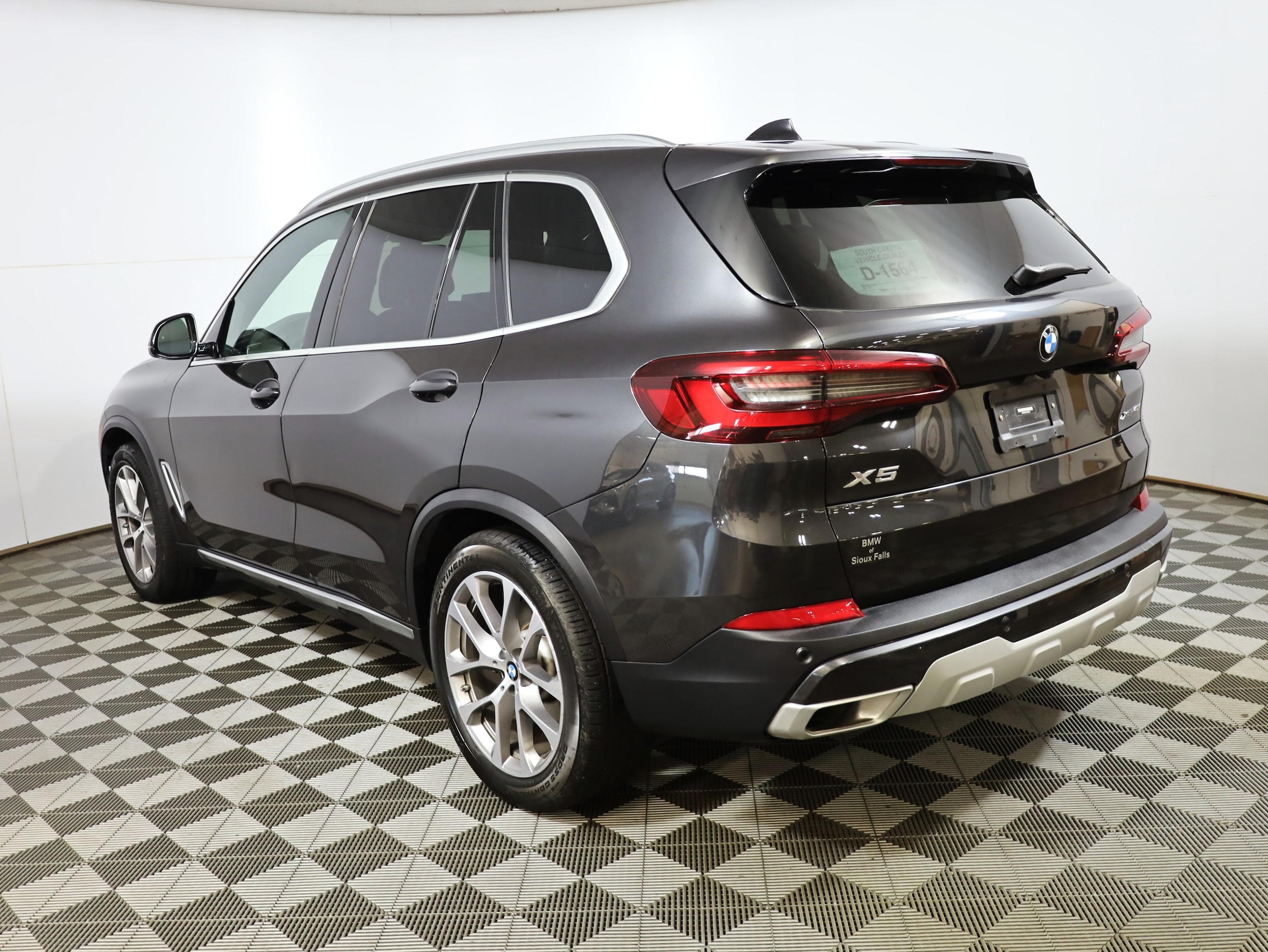 Used 2023 BMW X5 40i with VIN 5UXCR6C04P9N50971 for sale in Sioux Falls, SD