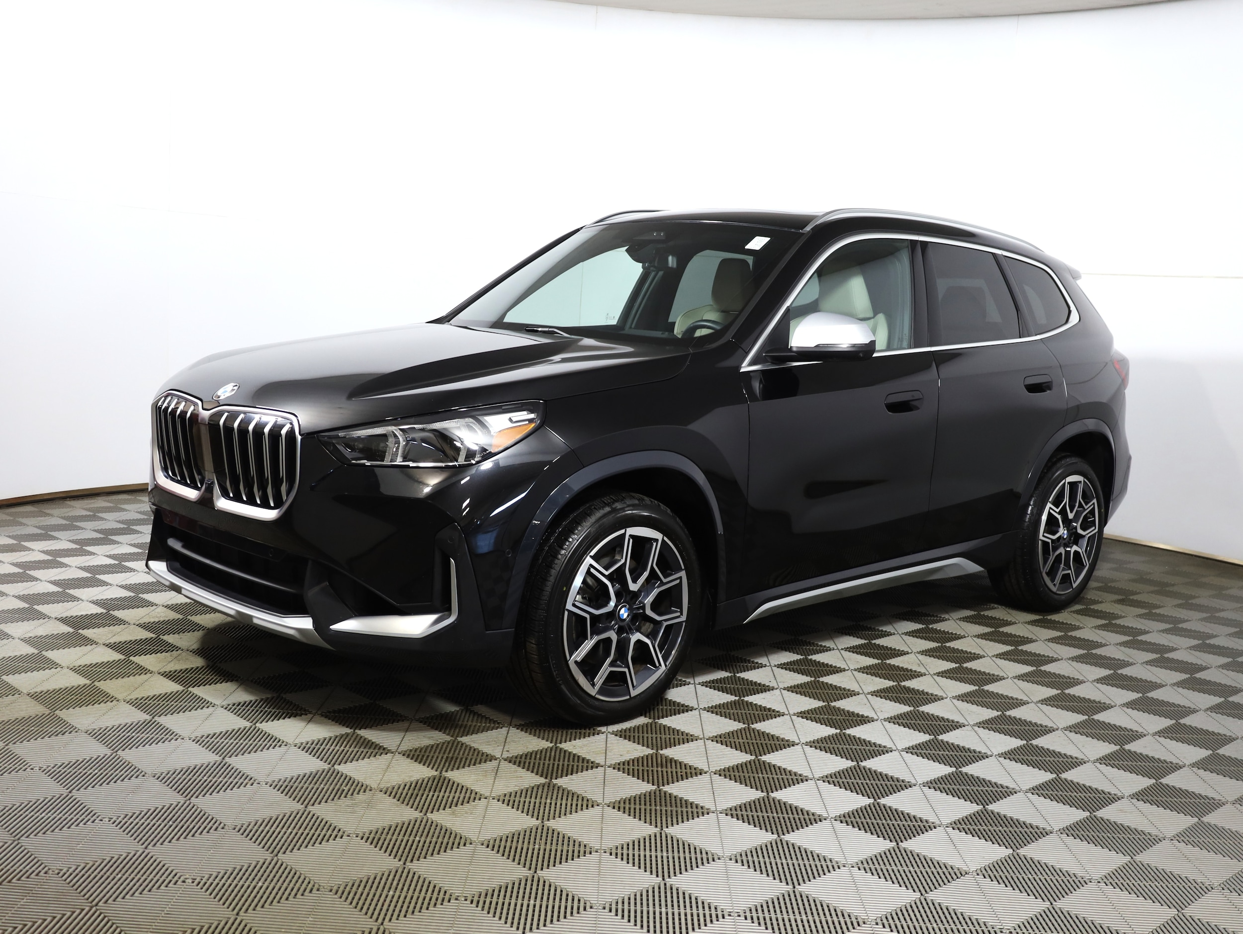 2024 BMW X1 28i