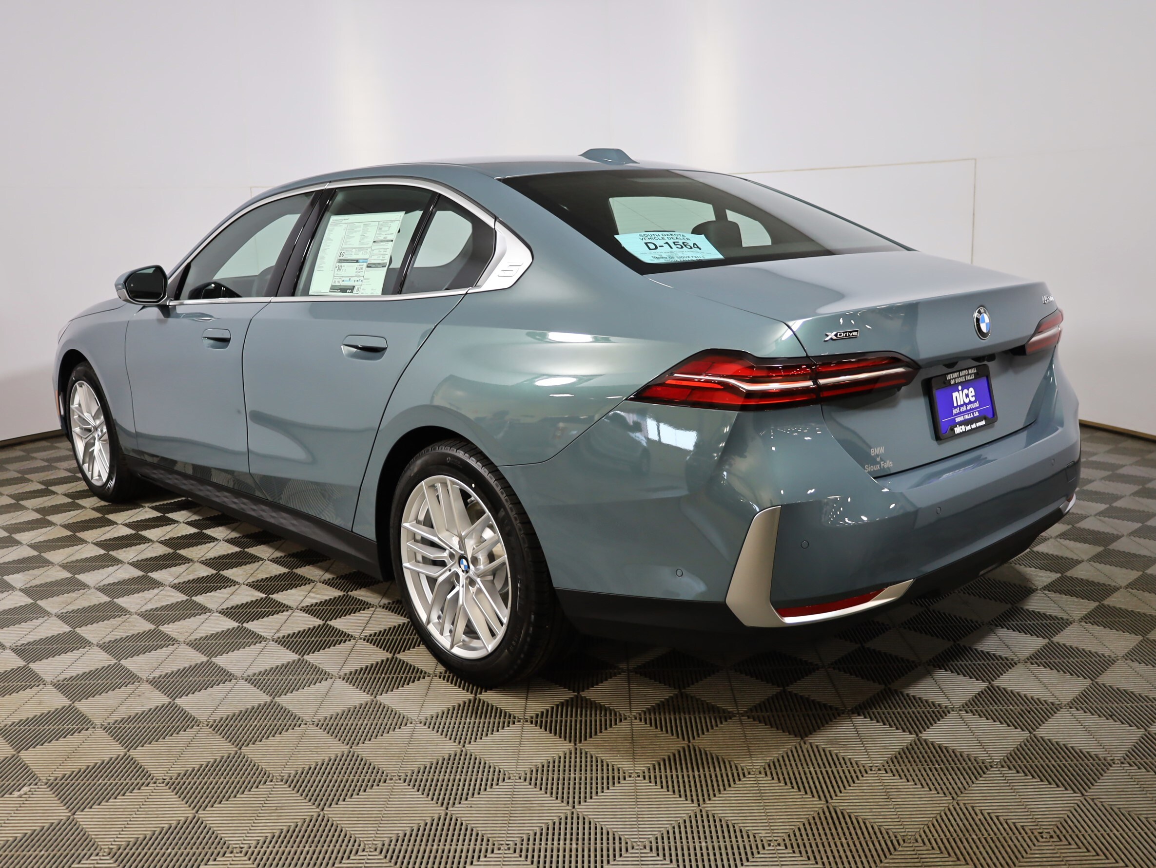 2025 Bmw 530i xDrive photo 2