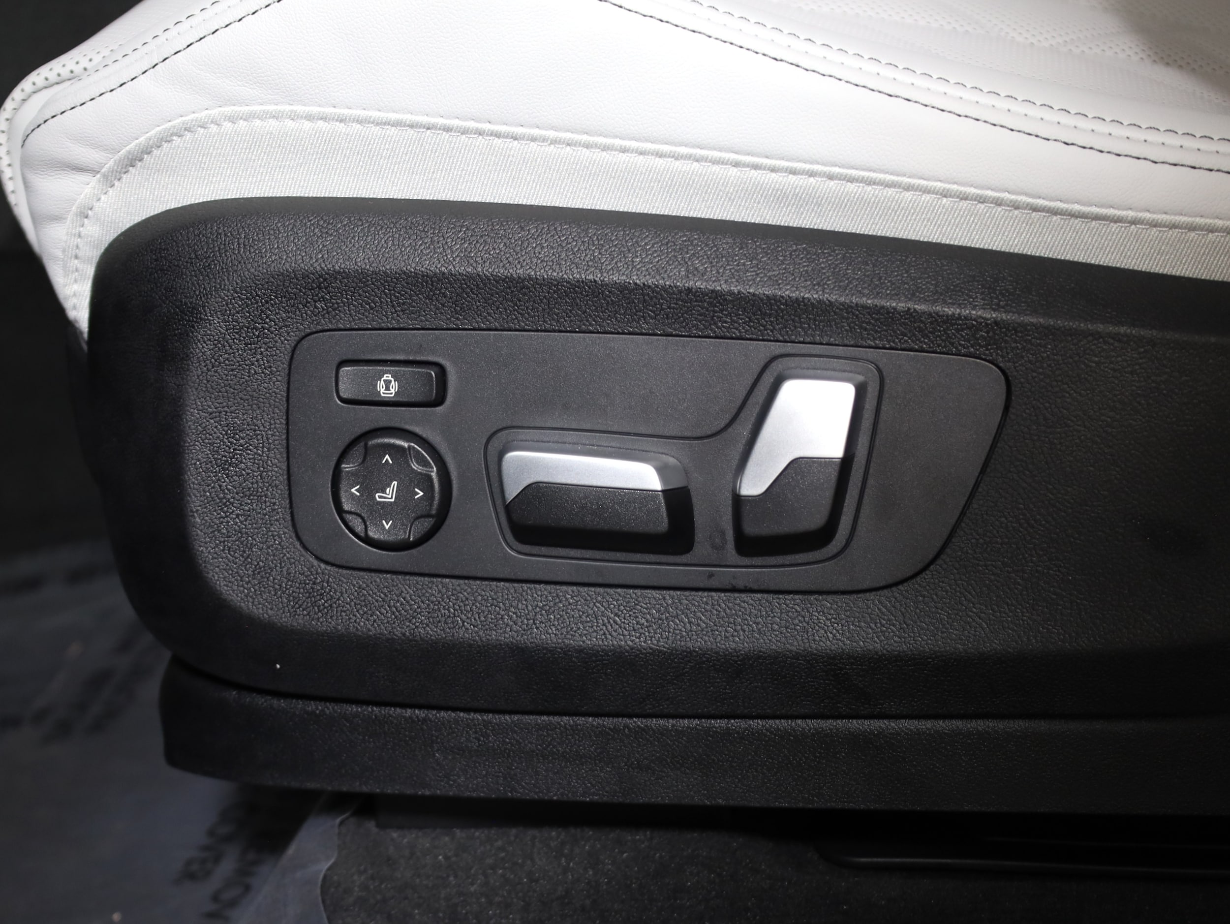 2026 BMW X5 40i - Photo 8