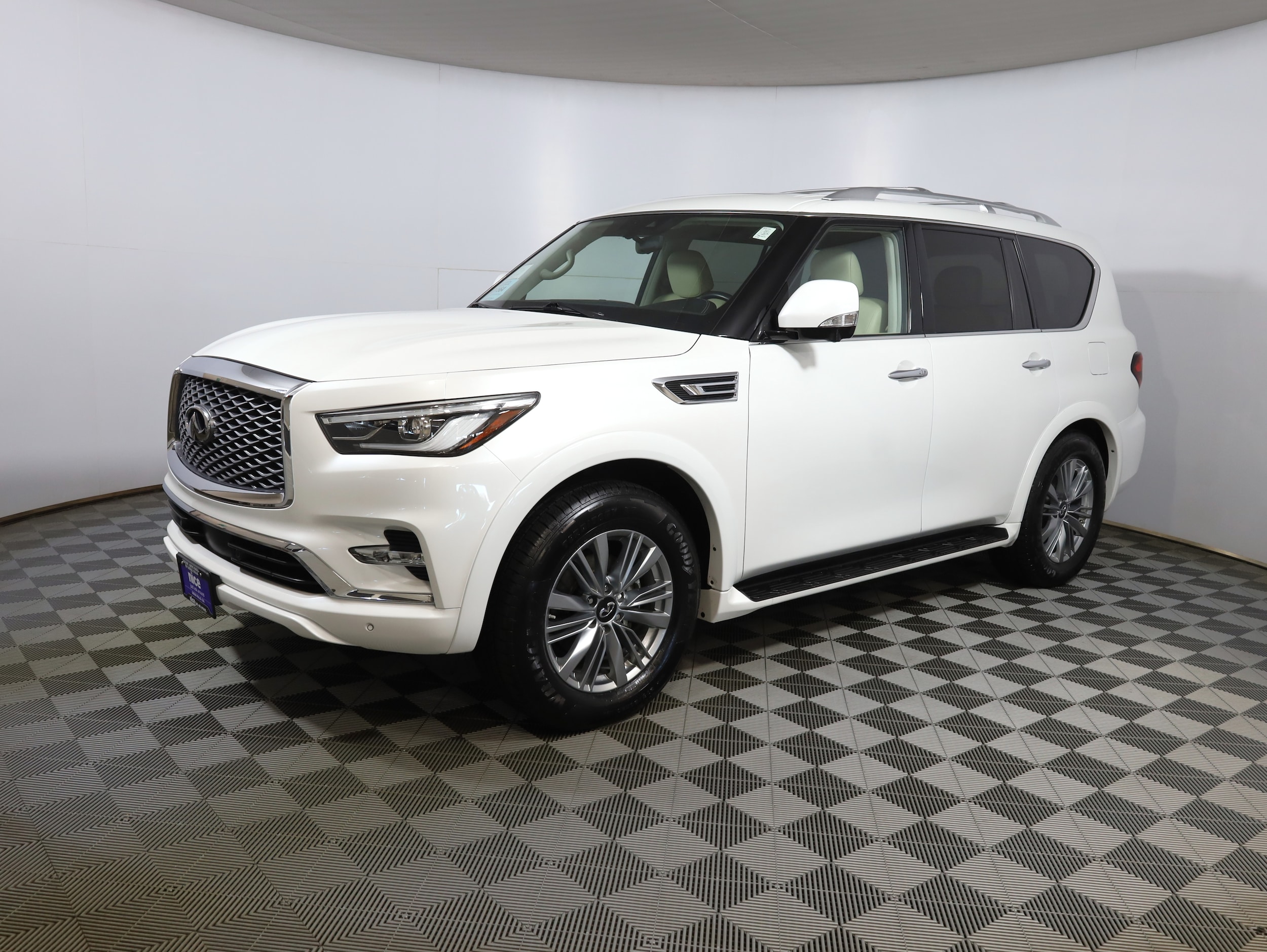 2021 INFINITI QX80 Base's photo