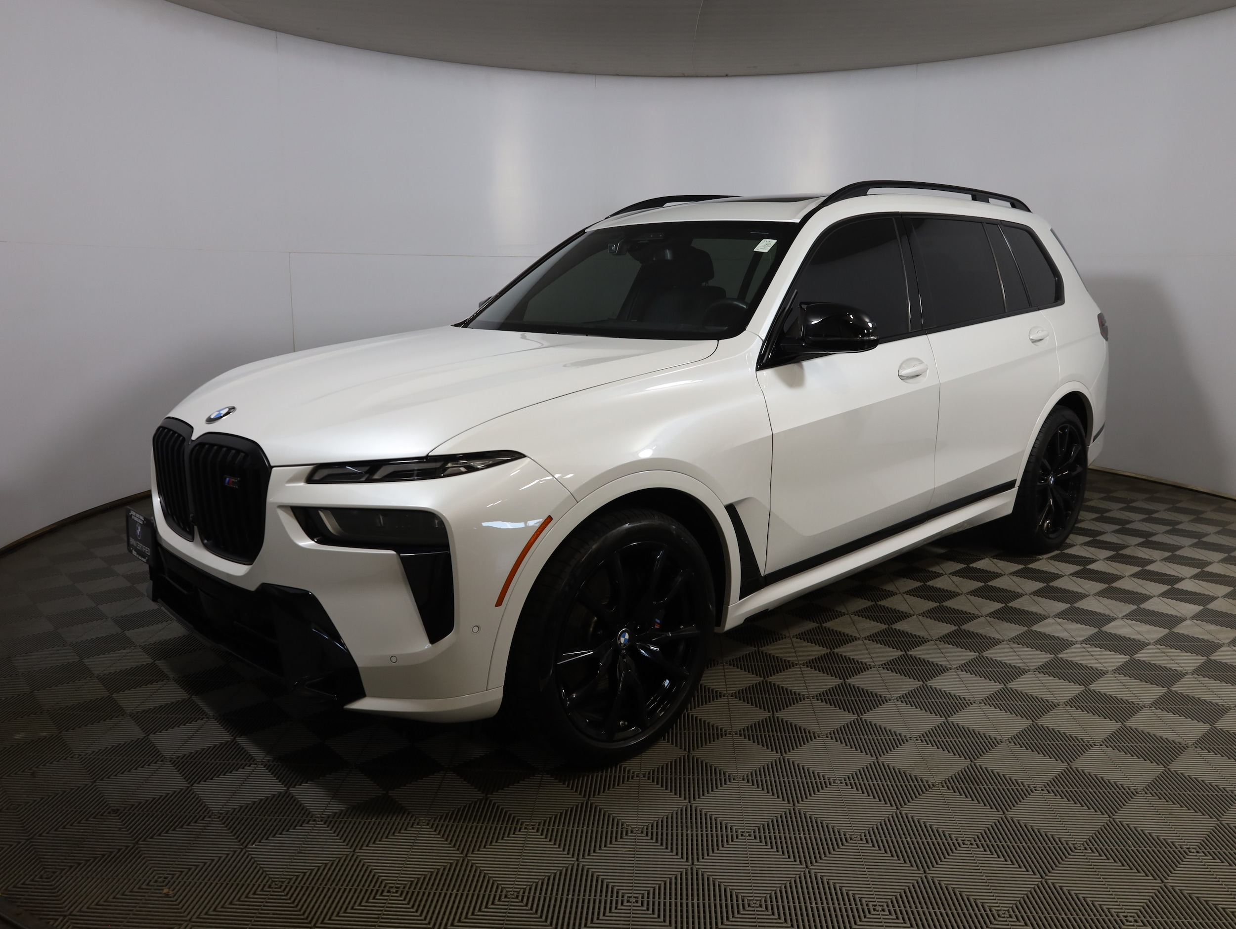 2024 BMW X7 M60i's photo