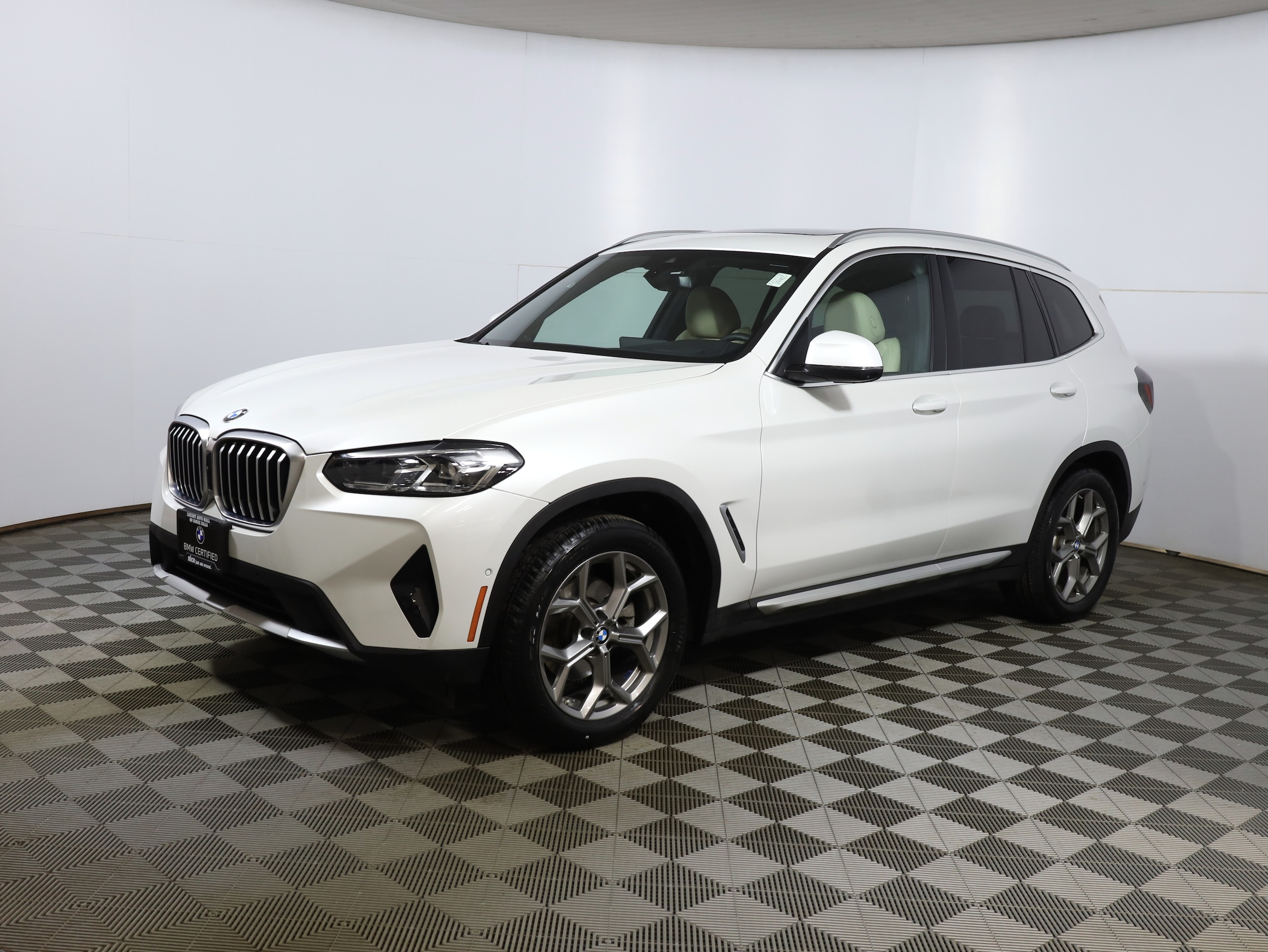 2023 BMW X3 30i's photo