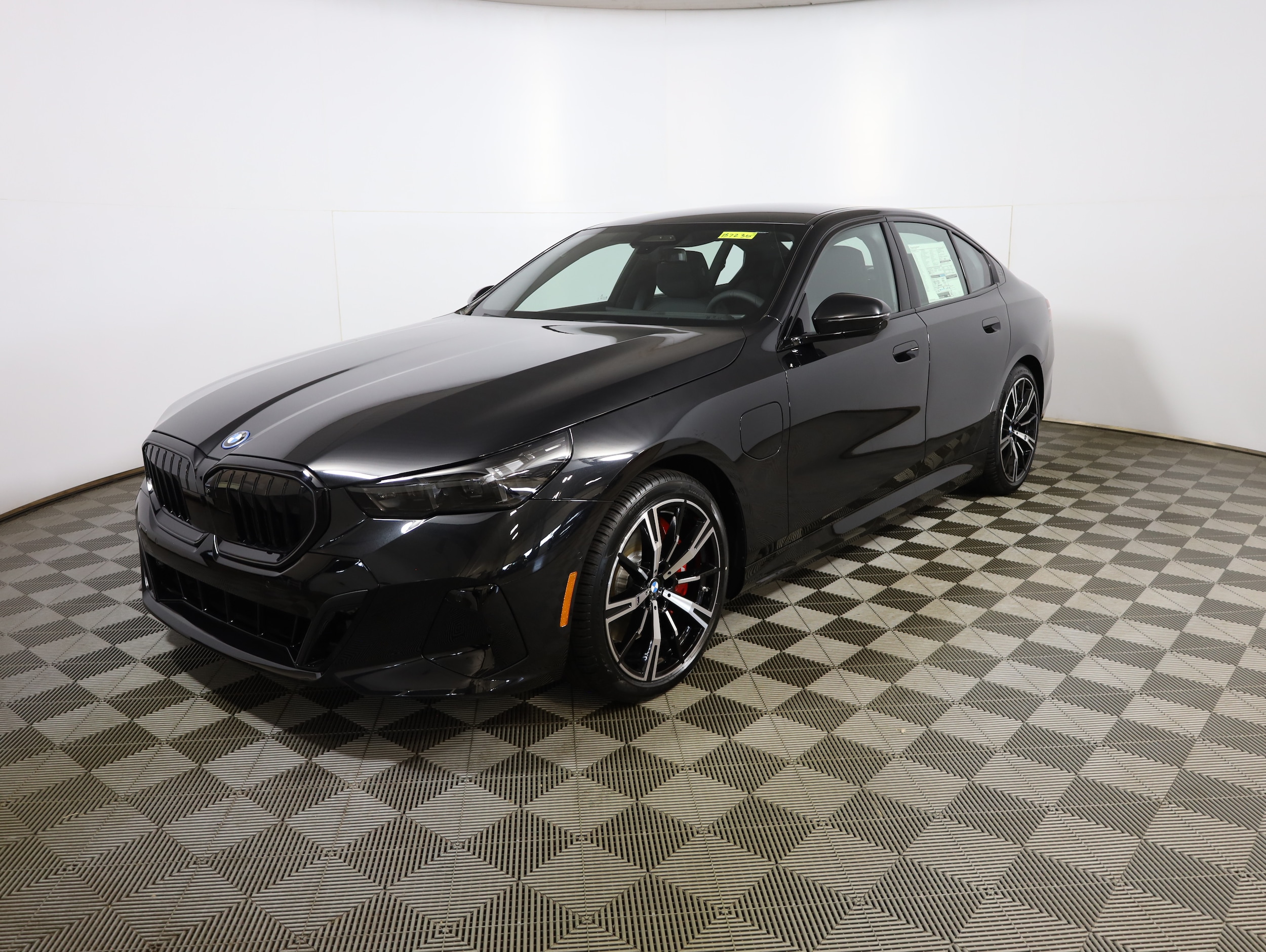 2027 BMW 5 Series 550e xDrive Sedan's photo