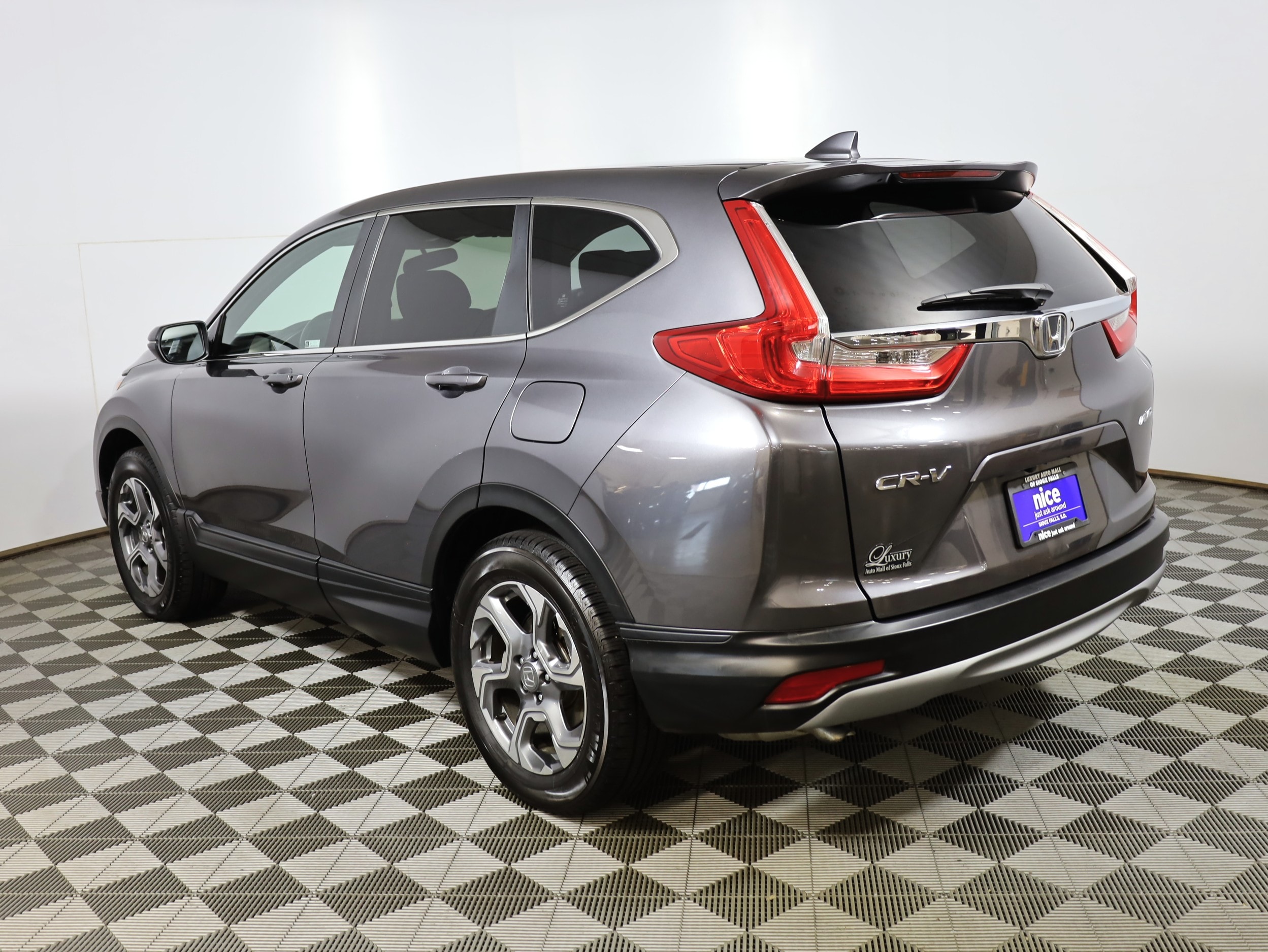 Used 2019 Honda CR-V EX with VIN JHLRW2H53KX022413 for sale in Sioux Falls, SD