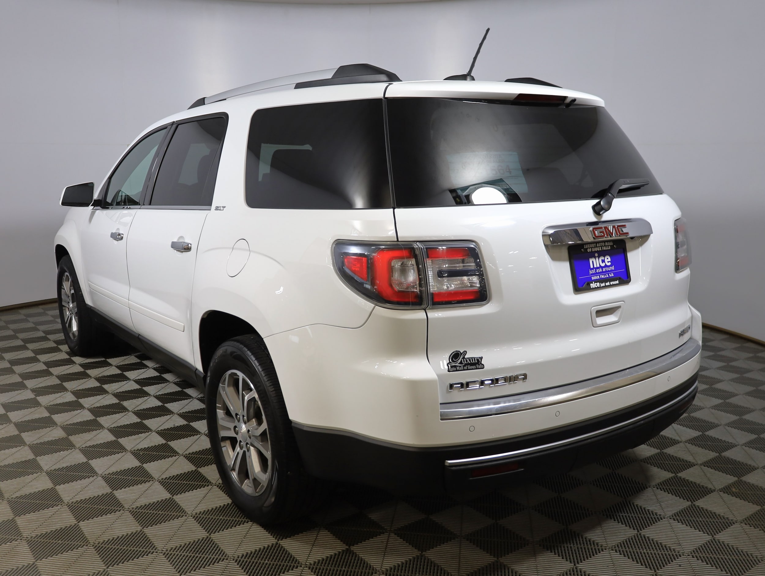 Used 2016 GMC Acadia SLT-1 with VIN 1GKKVRKD3GJ105459 for sale in Sioux Falls, SD