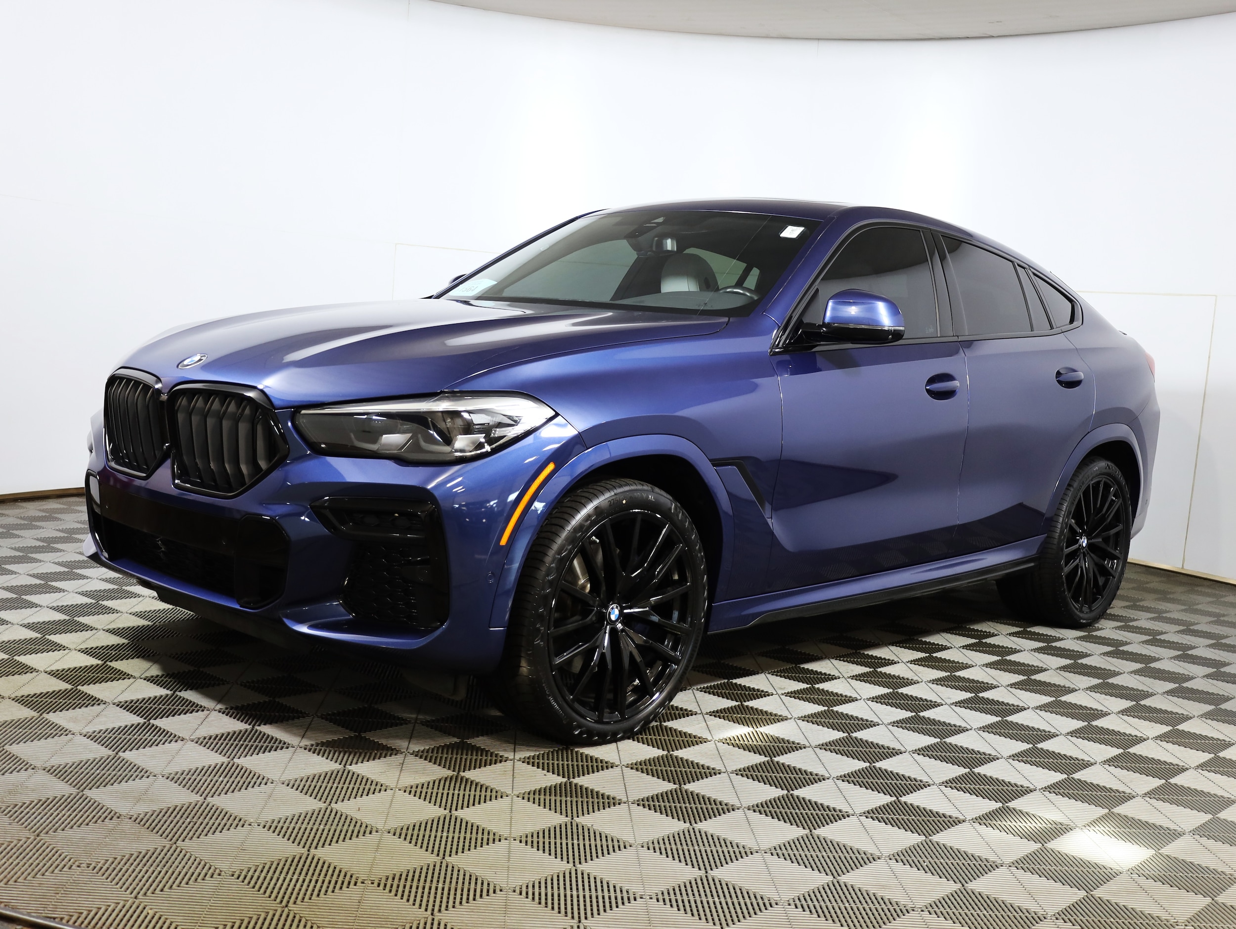 2023 BMW X6 SUV 