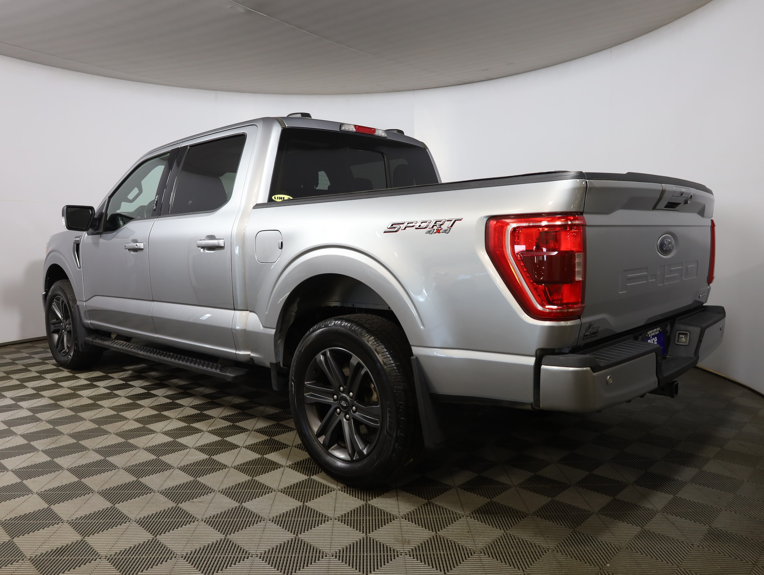 View vehicle photo 6