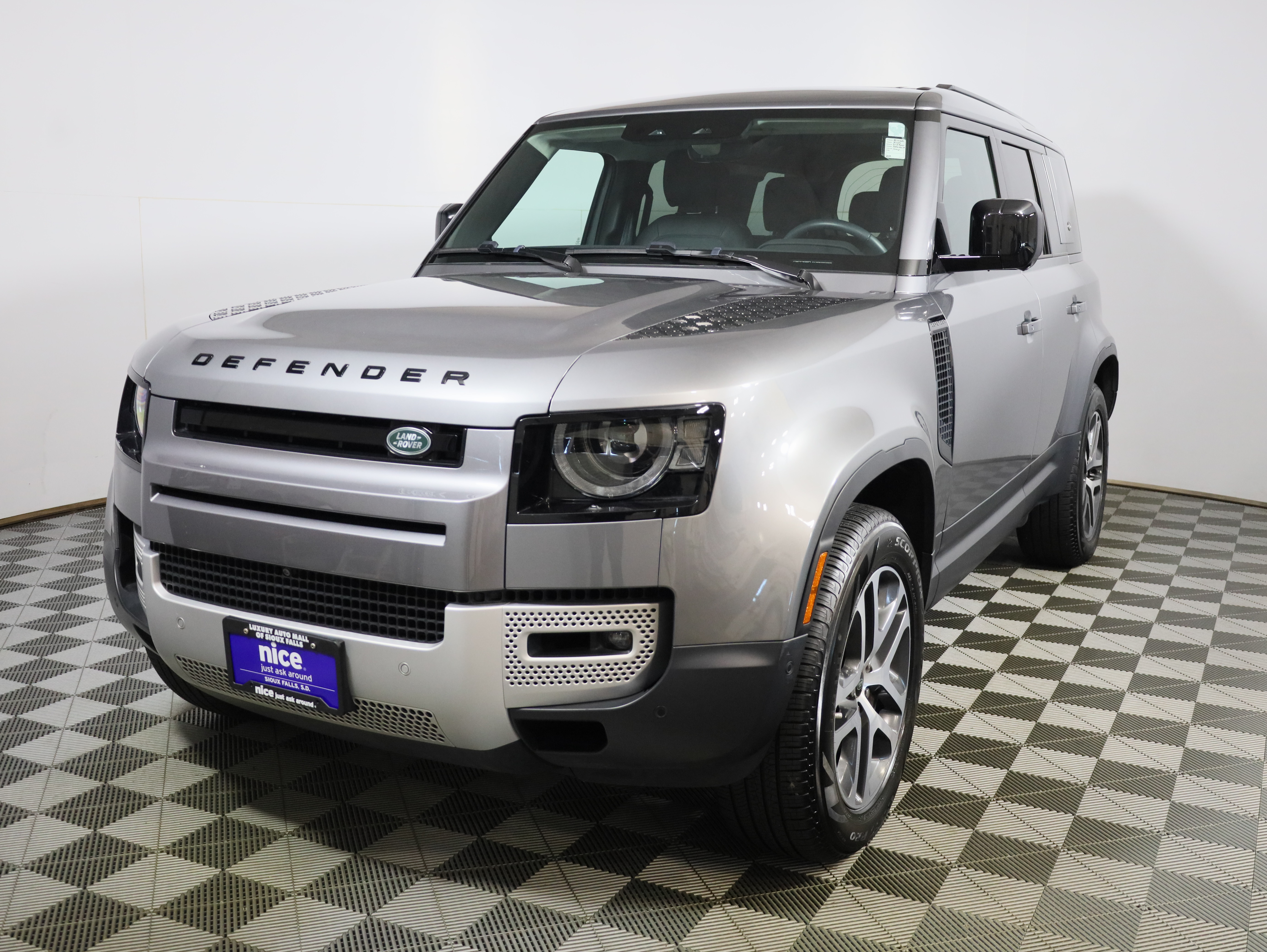  Land Rover Defender 110