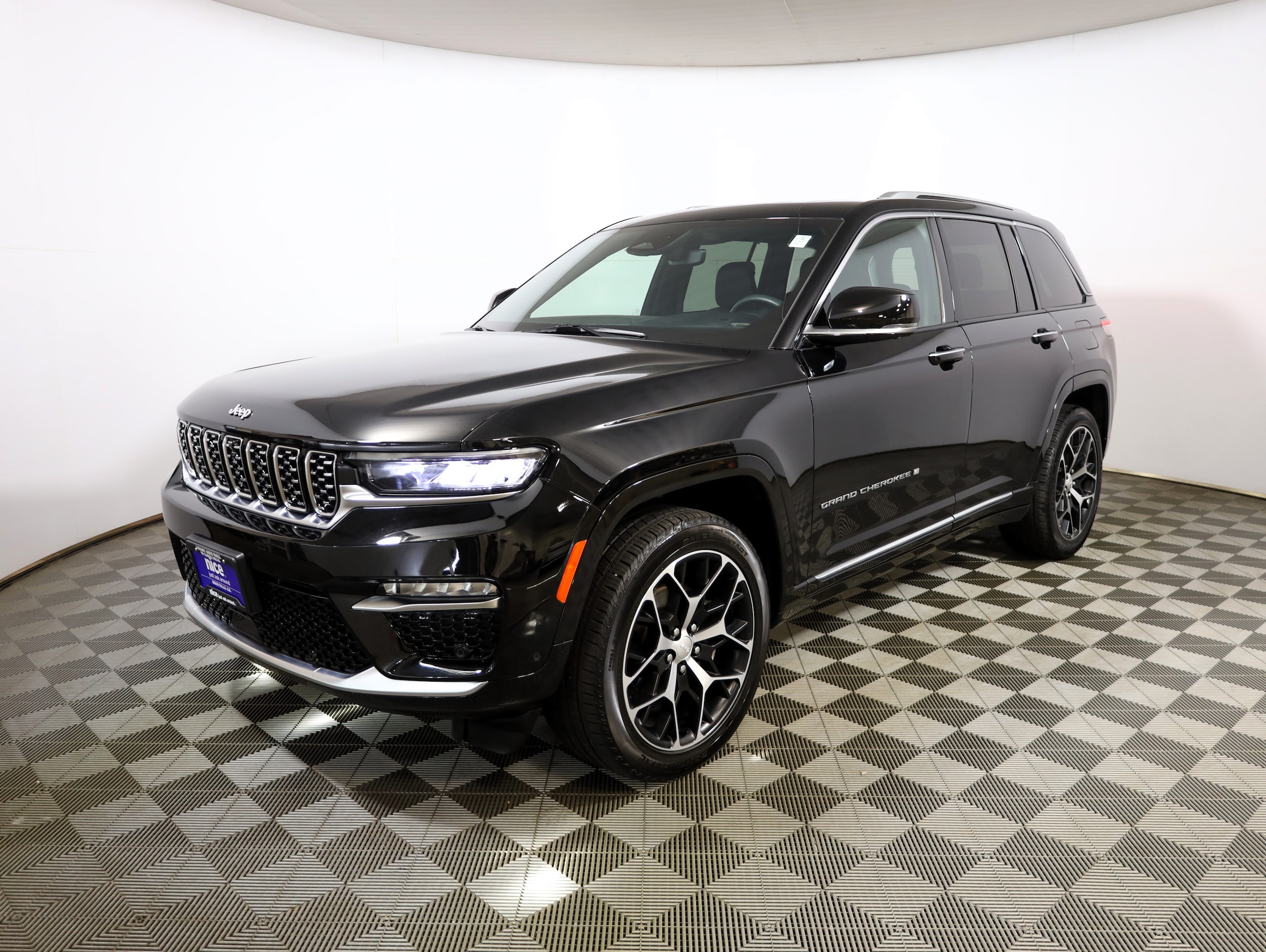 2023 Jeep Grand Cherokee Summit Reserve 4x4's photo