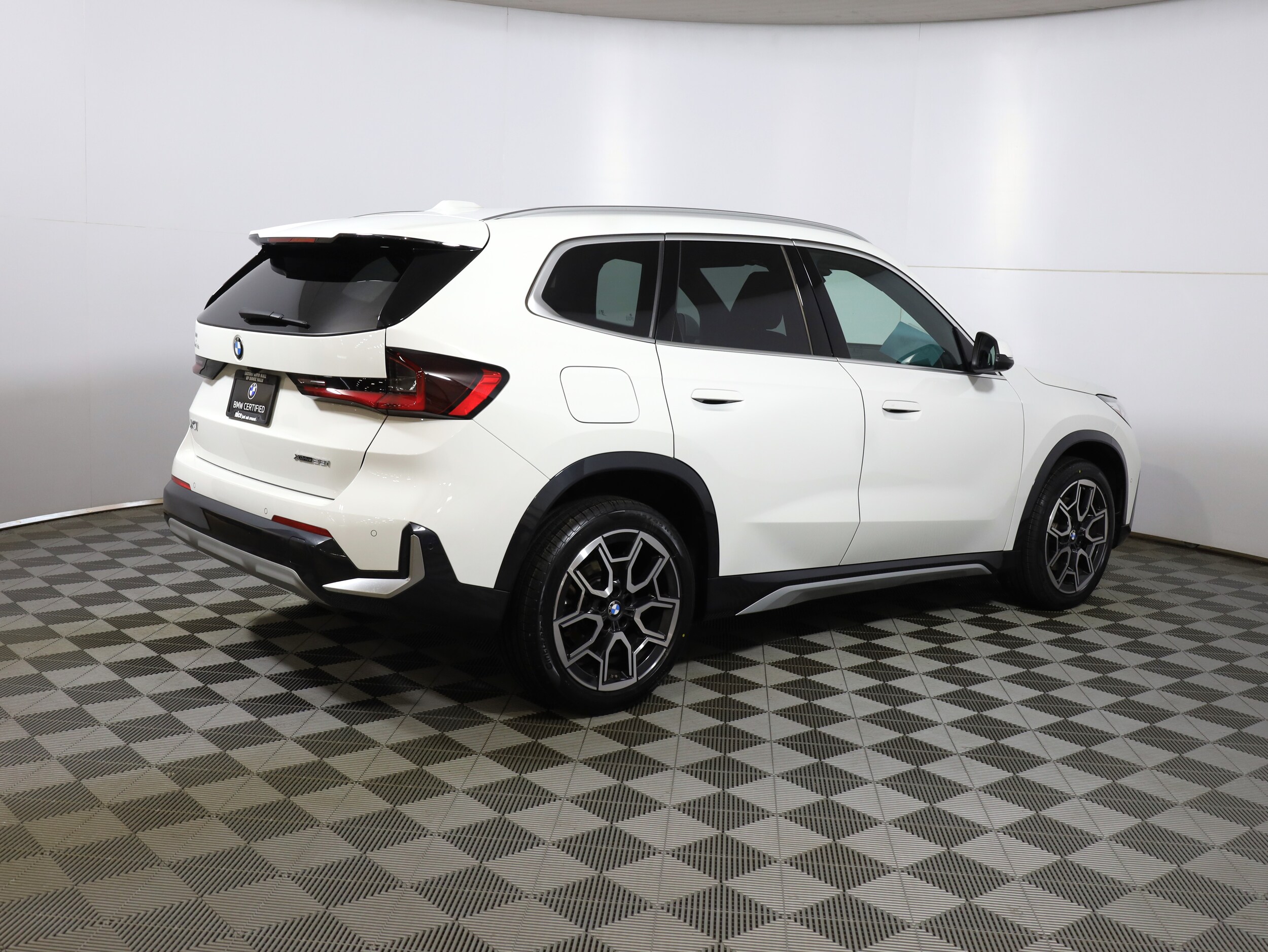2025 Bmw X1 XDrive28i photo 2