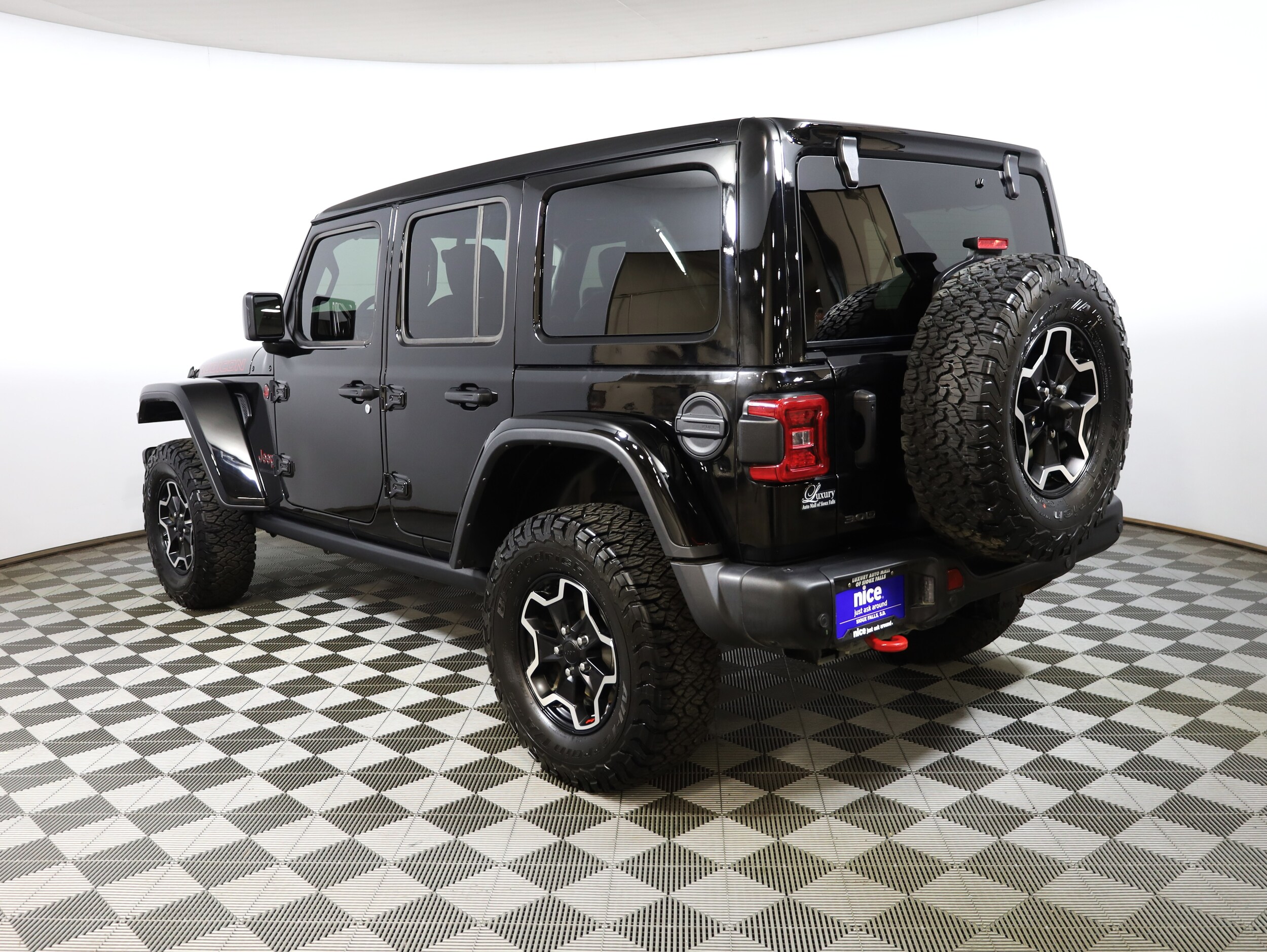 2023 Jeep Wrangler Rubicon photo 2