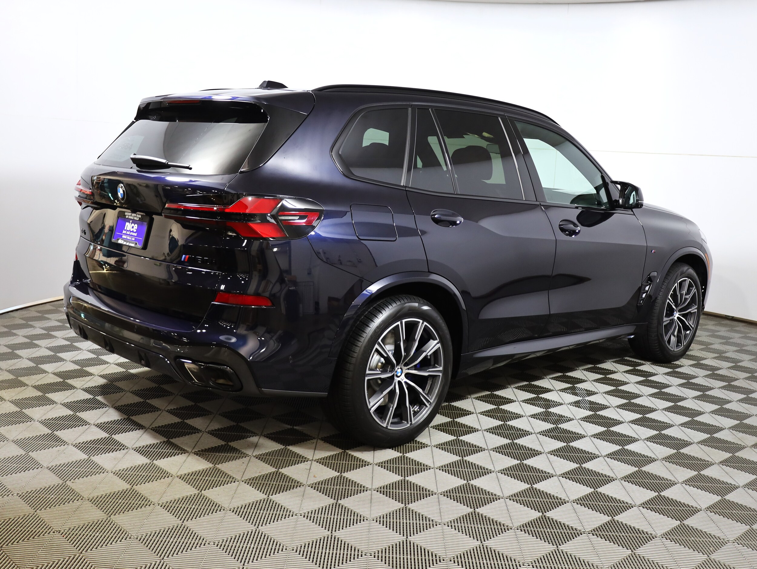 2026 Bmw X5 M60i photo 2