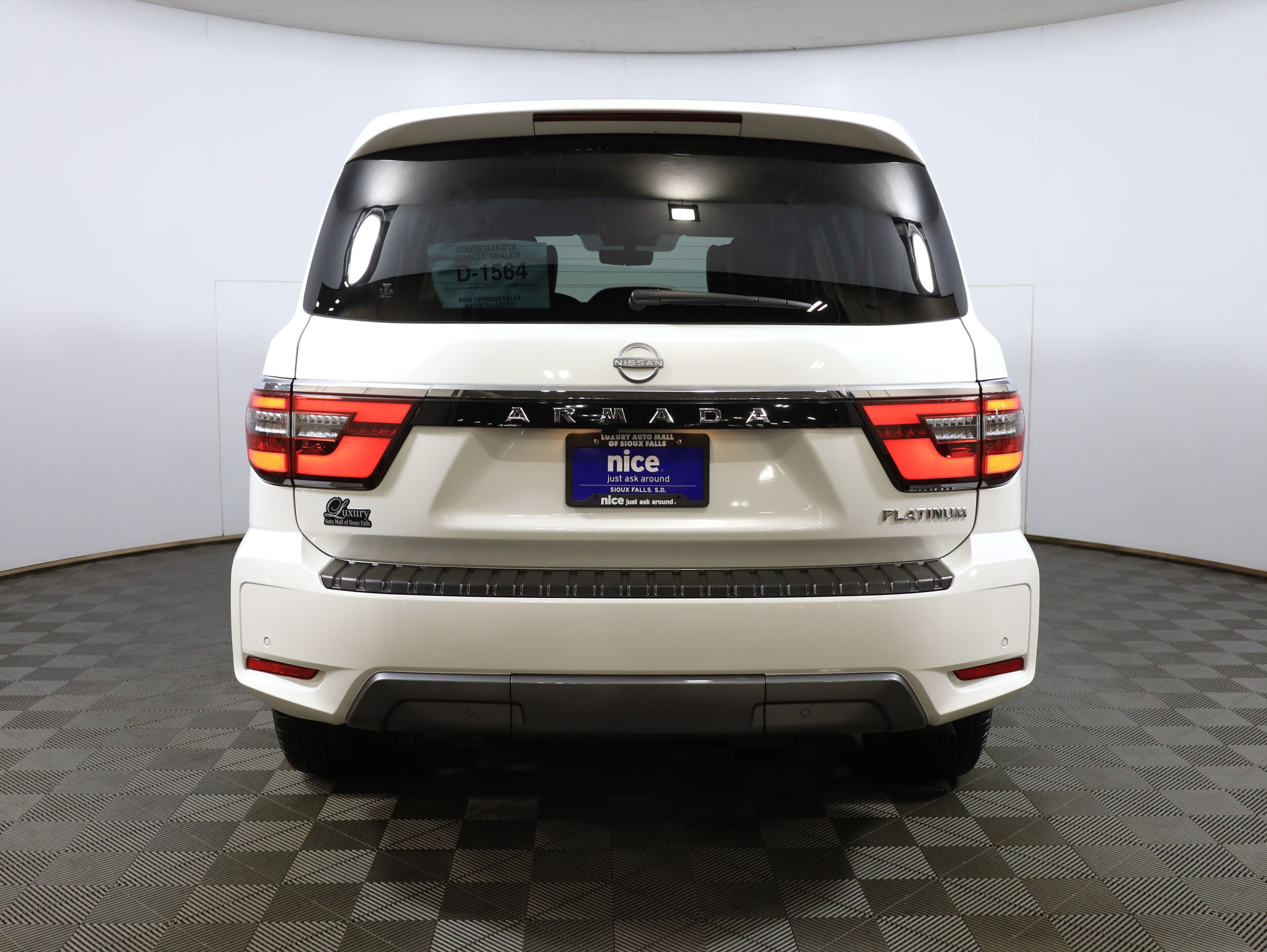 2023 Nissan Armada Platinum photo 3