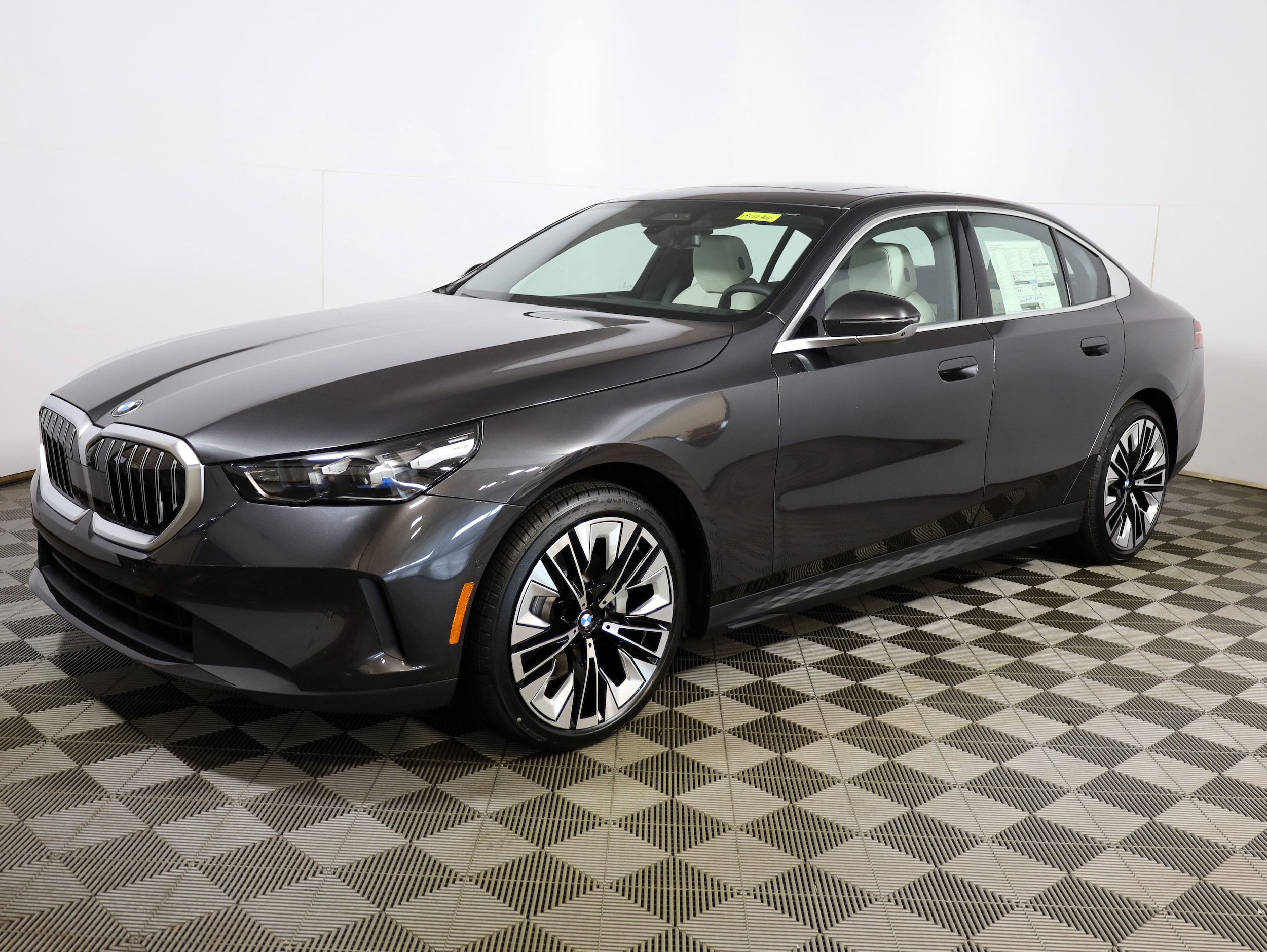 2027 BMW 5 Series 530i xDrive Sedan's photo