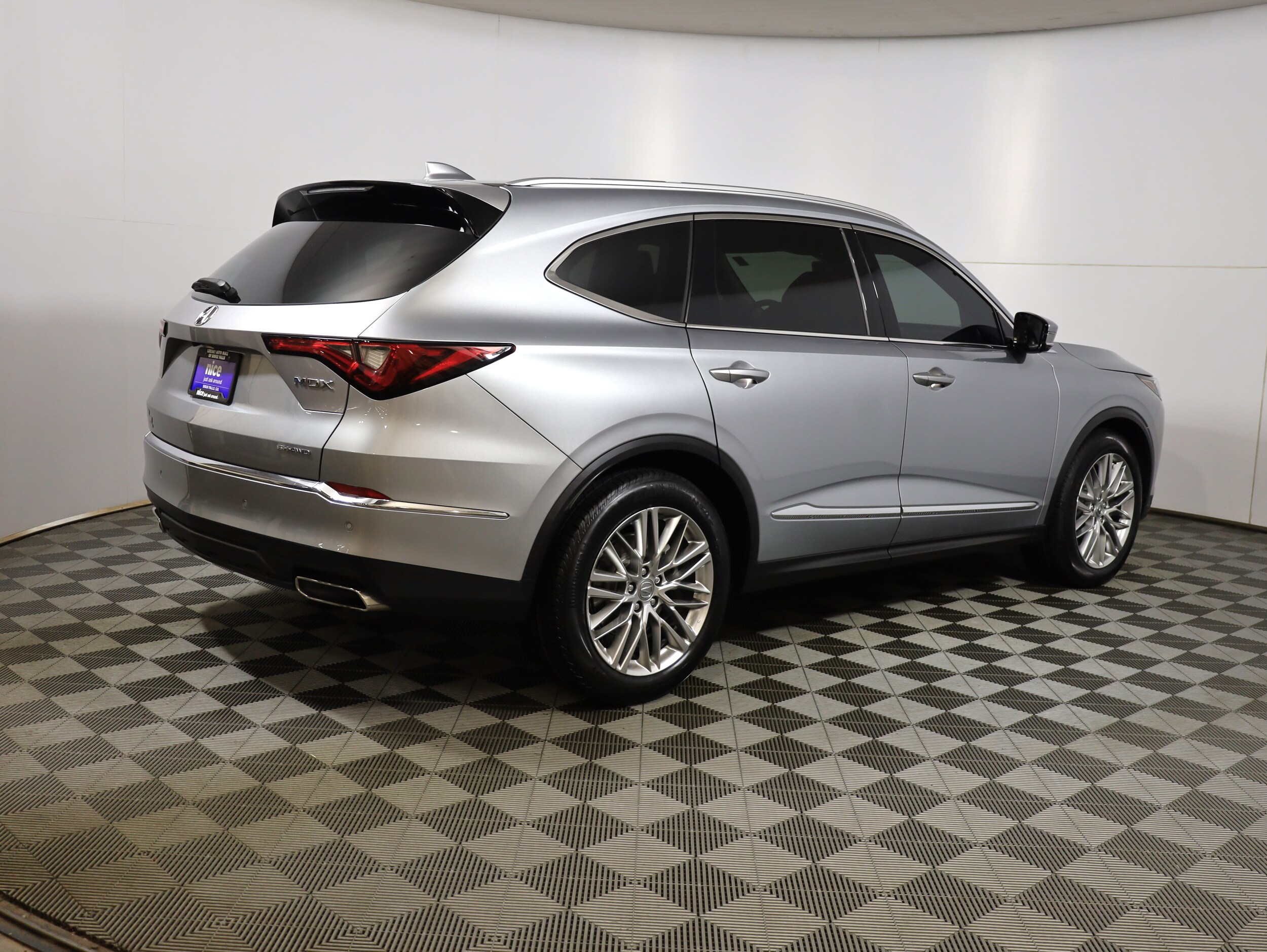 2023 Acura MDX SH-AWD Advance photo 2