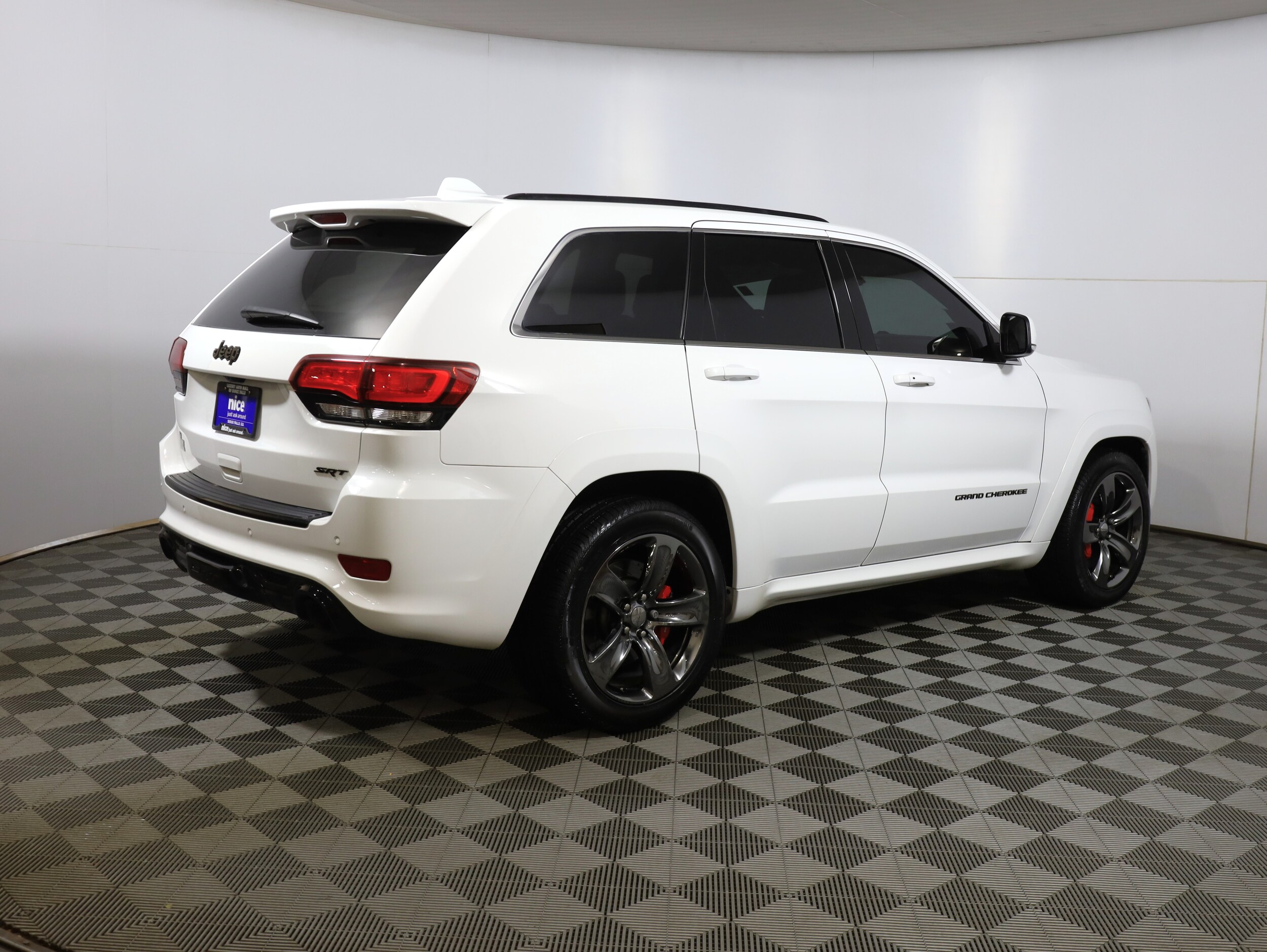 2015 Jeep Grand Cherokee SRT8 photo 3