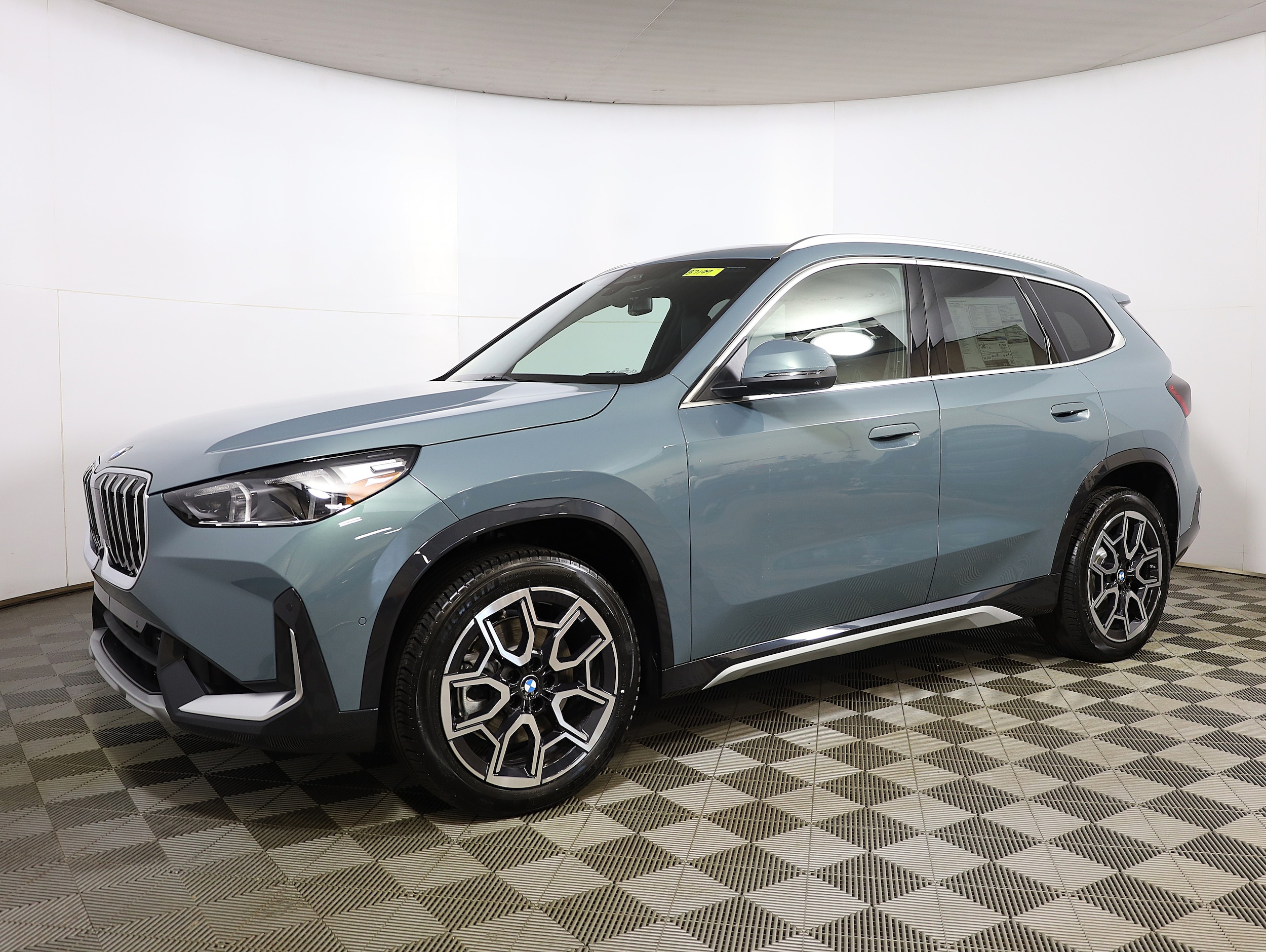 2026 BMW X1 xDrive28i's photo