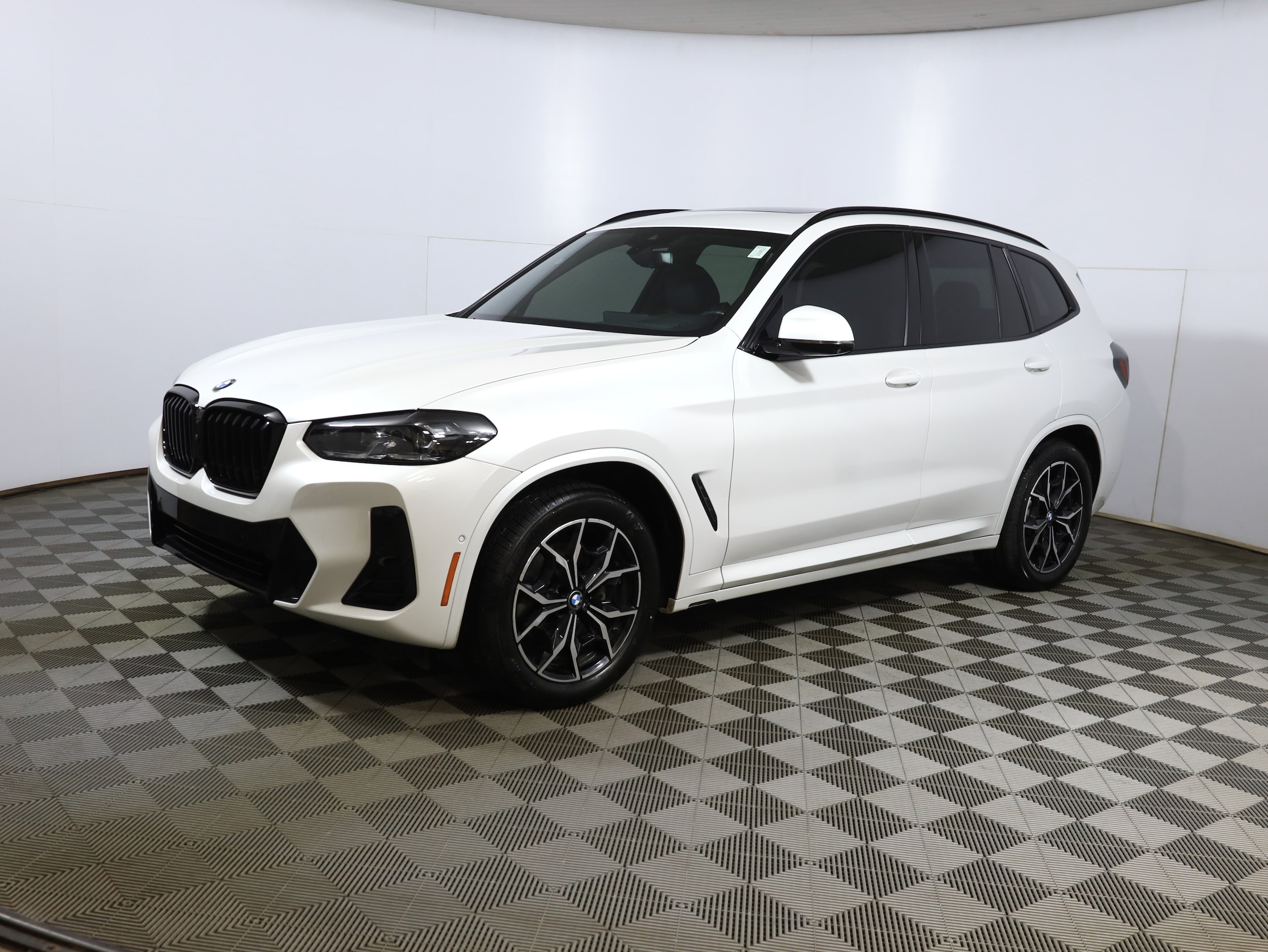 2023 BMW X3 30i's photo
