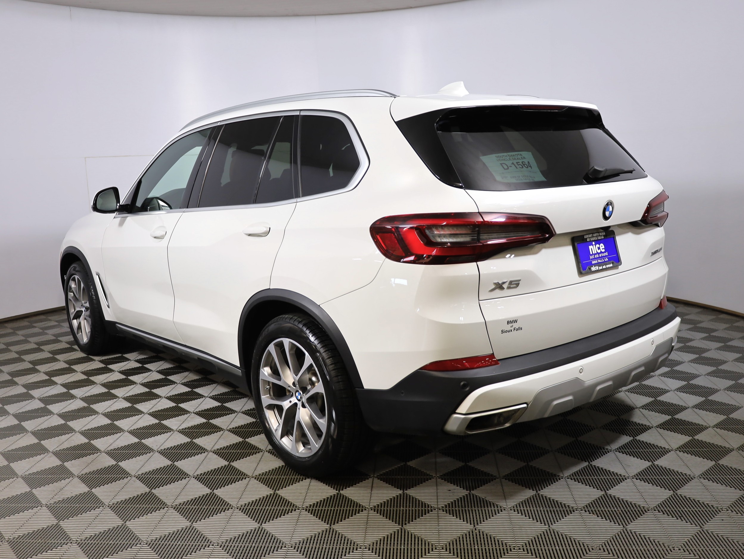 Used 2022 BMW X5 40i with VIN 5UXCR6C07N9J37990 for sale in Sioux Falls, SD