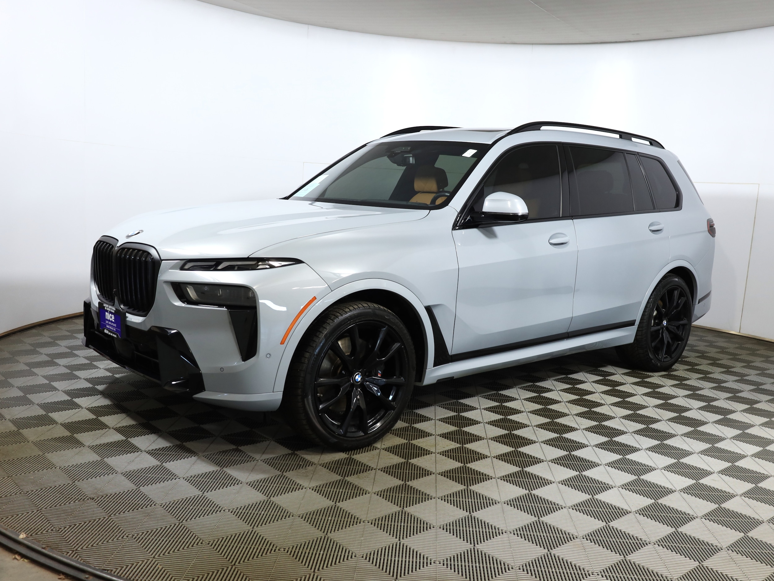 2023 BMW X7 40i's photo