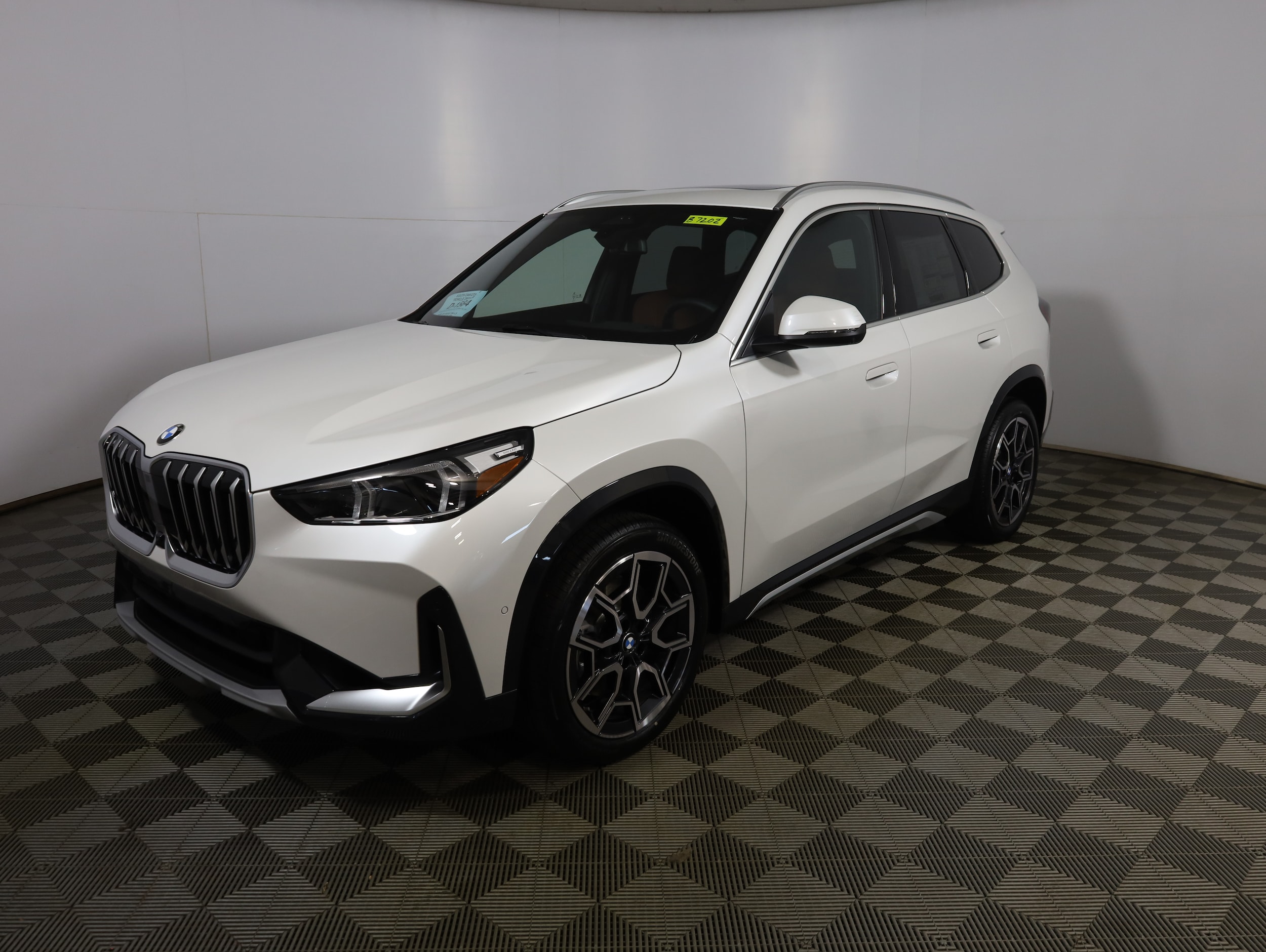 2026 BMW X1 xDrive28i's photo