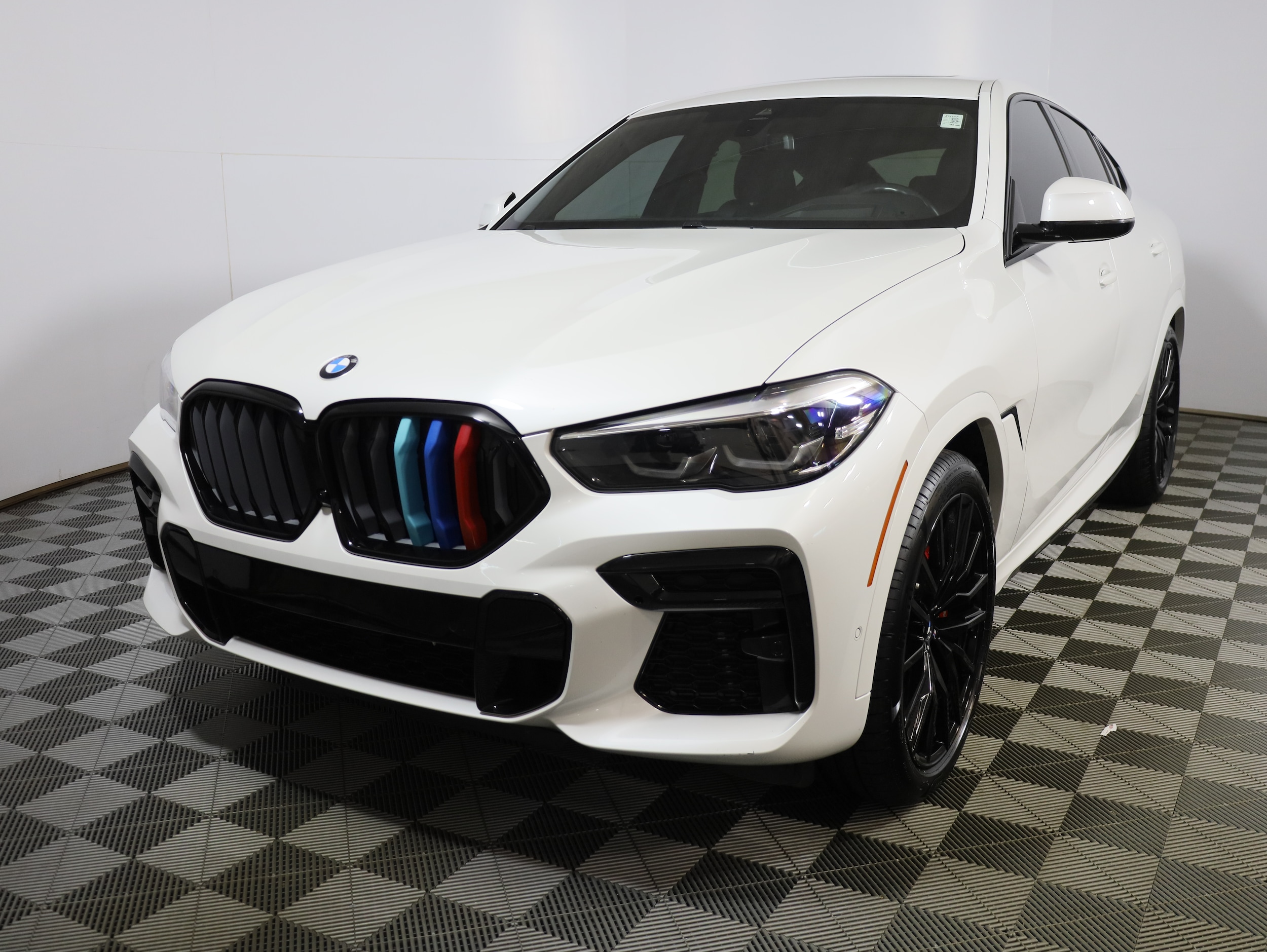 2022 BMW X6