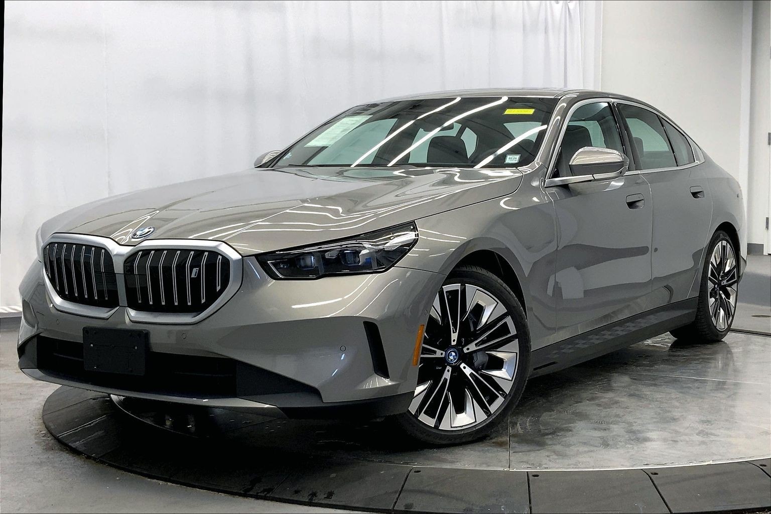 Used 2025 BMW i5 40 with VIN WBY13HG08SCT57006 for sale in Southampton, NY