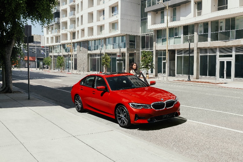 2021-BMW3Series-330i-Coupe-L01 (1)-840x560.jpg