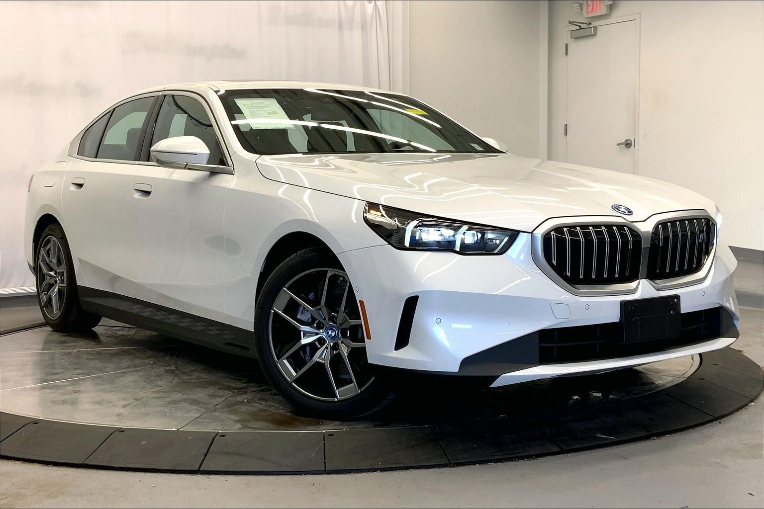 2025 BMW i5 xDrive40 Sedan's photo