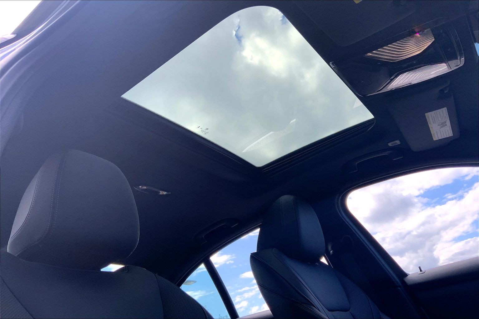2026 BMW 3 Series 330i - Photo 25