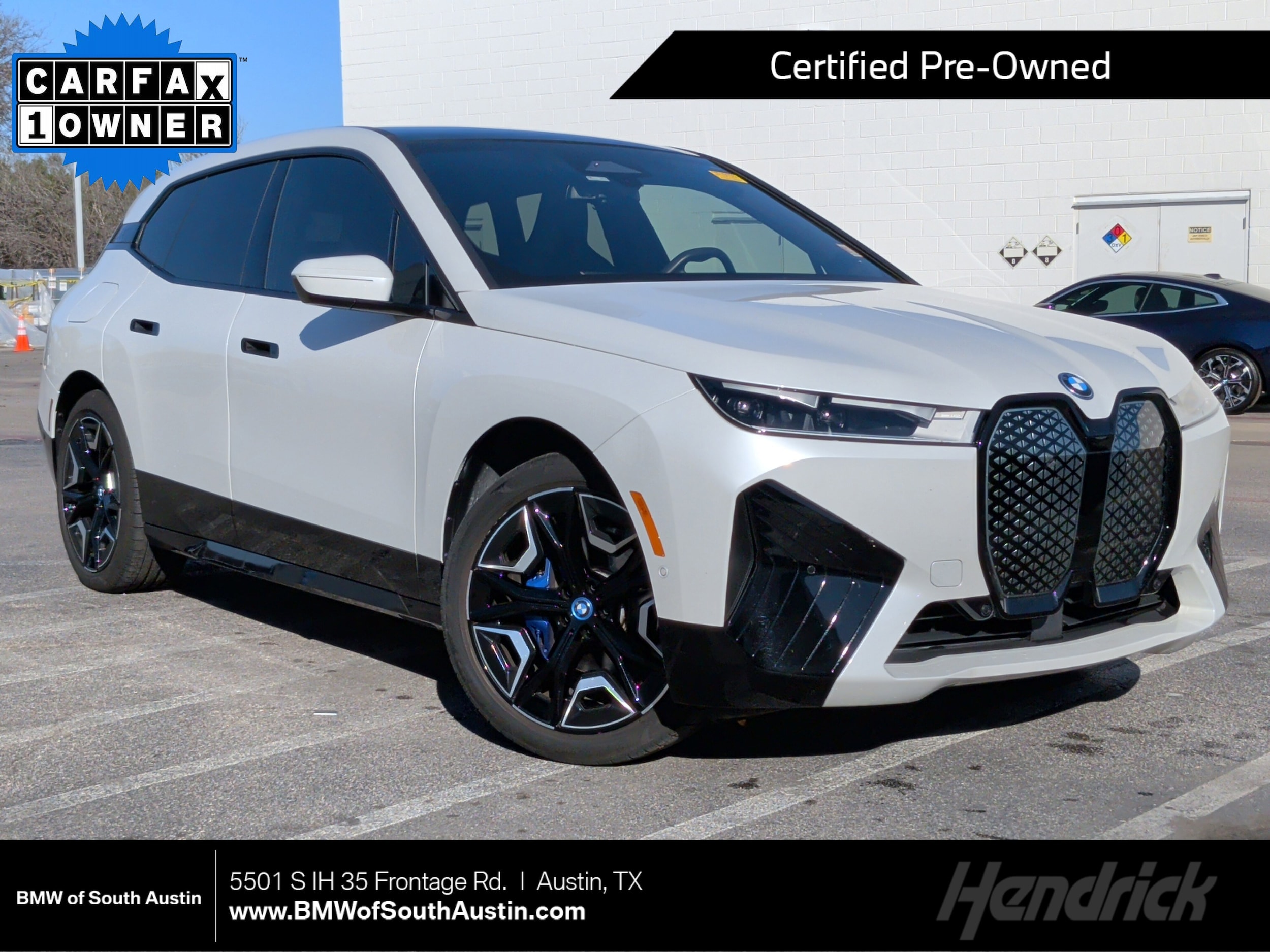 2023 BMW iX Base's photo