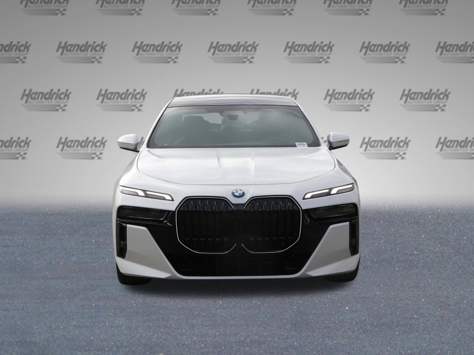2025 BMW 740i 740i xDrive photo 3